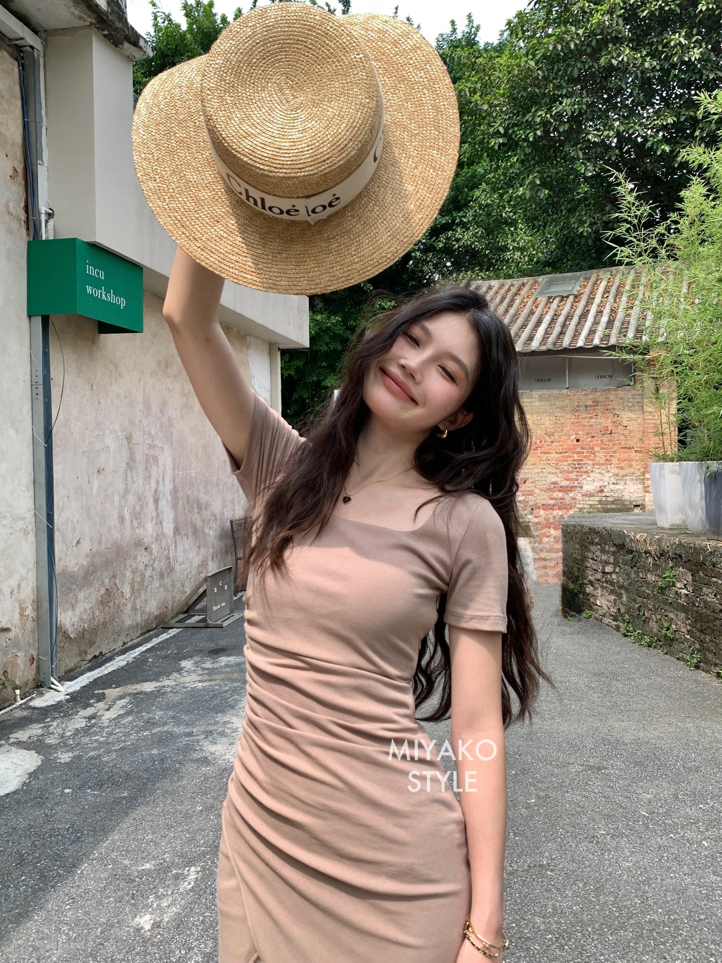 Valentina Short Sleeve Split Dress in Brown