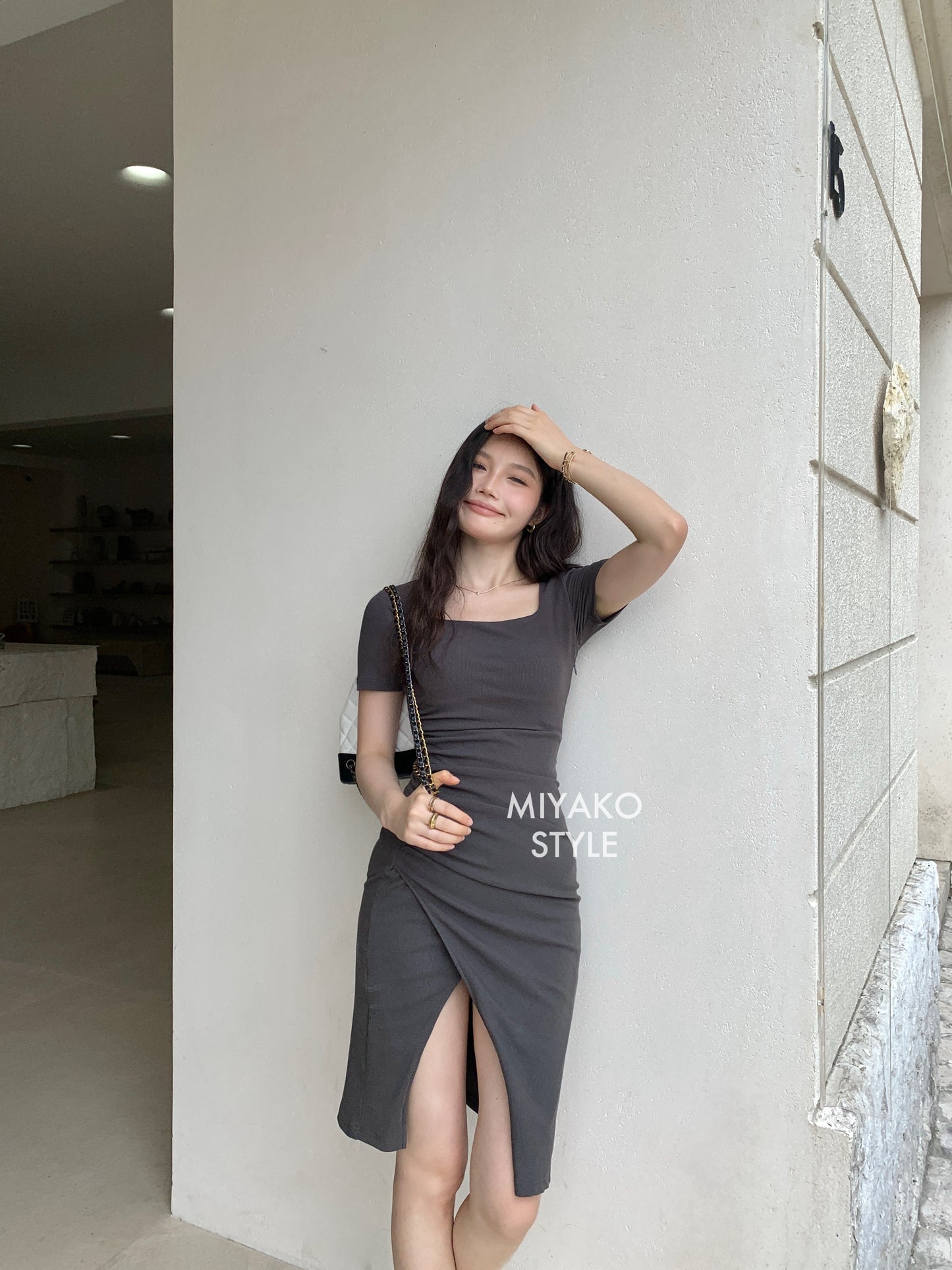 Valentina Short Sleeve Split Dress in Grey