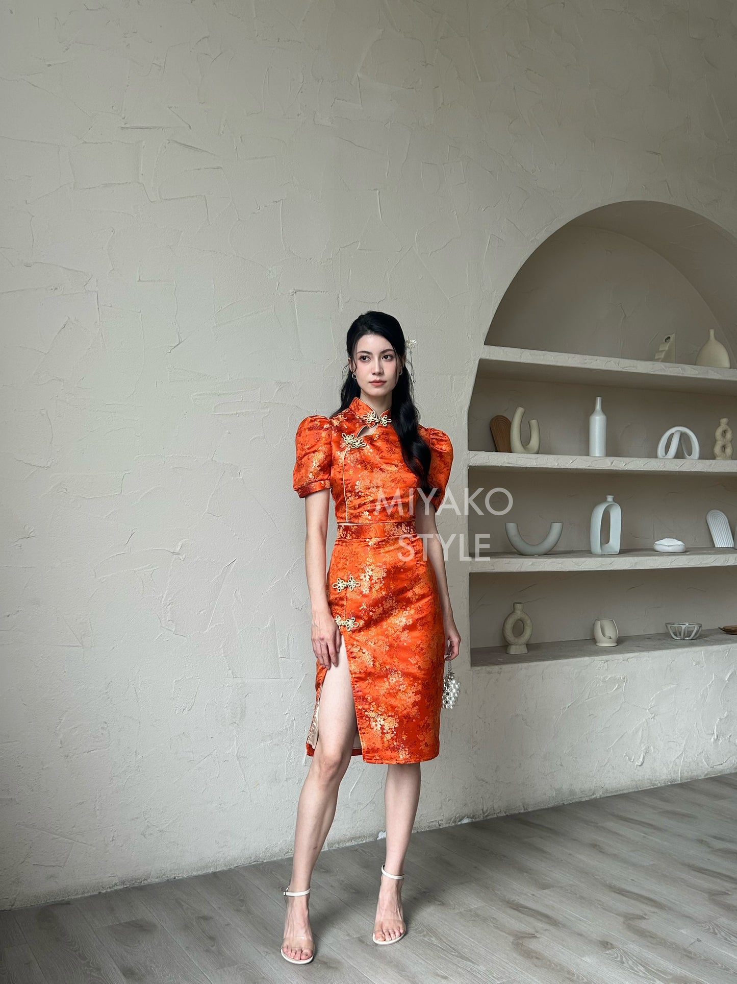 【华丽转身】Li Cheongsam Crop Top in Orange 橘色上衣 ( Top Only)
