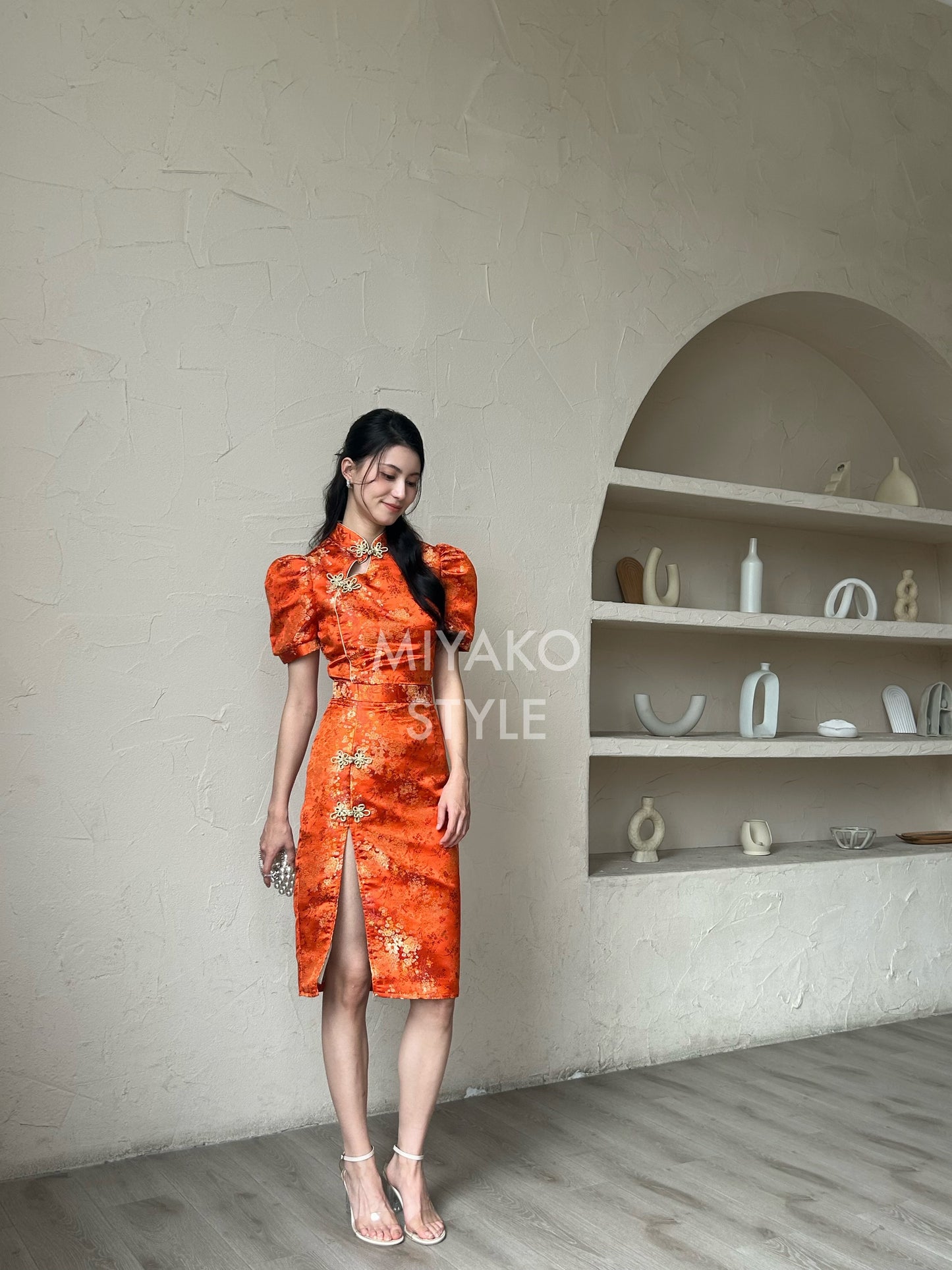 【华丽转身】Li Cheongsam Crop Top in Orange 橘色上衣 ( Top Only)