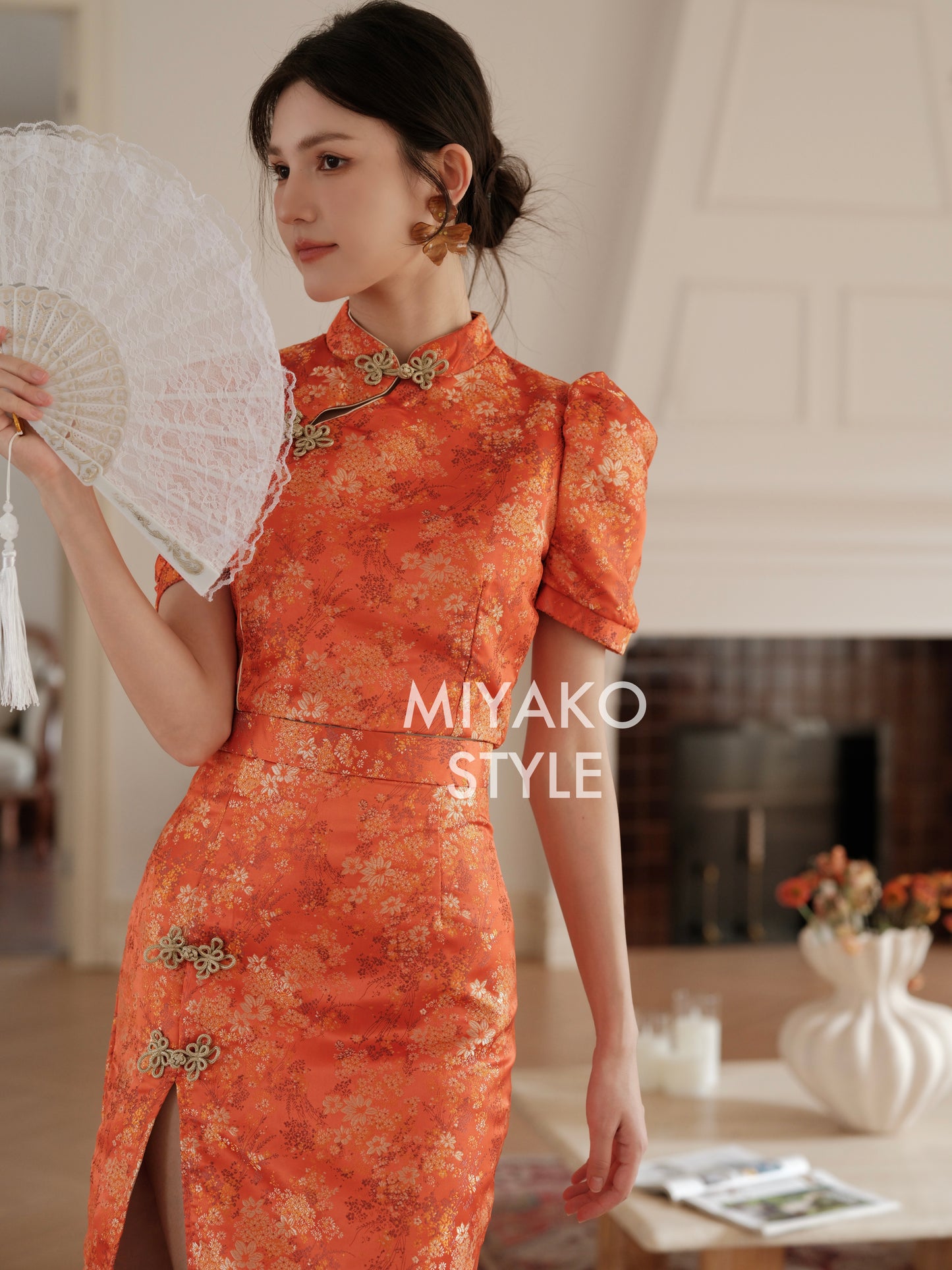 【华丽转身】Li Cheongsam Crop Top in Orange 橘色上衣 ( Top Only)