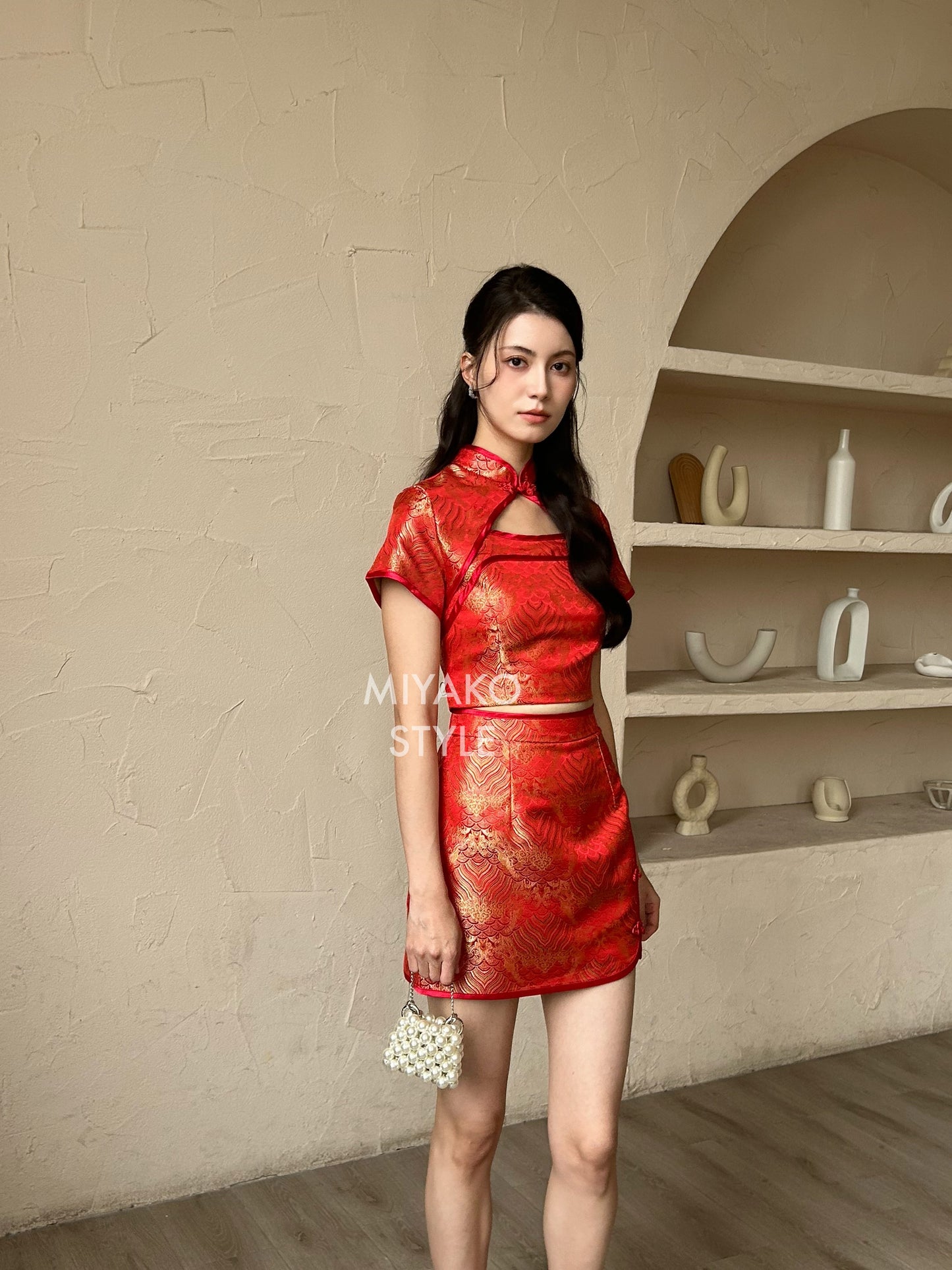 【龍華富貴】 Royal Cheongsam Crop Top in Red 红运当头 (上衣ONLY)