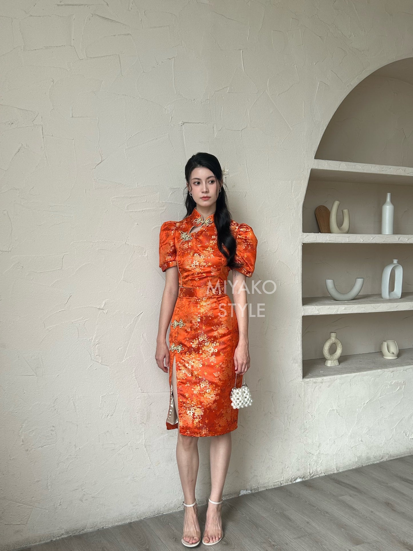 【华丽转身】Li Cheongsam Crop Top in Orange 橘色上衣 ( Top Only)