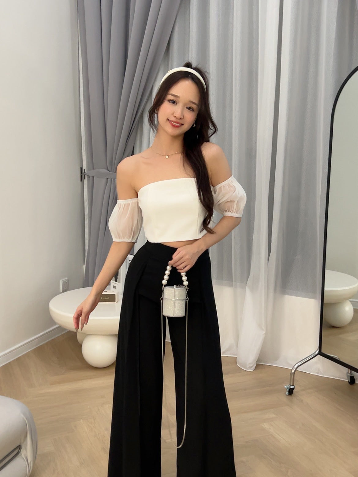 agnes off shoulder crop top in white
