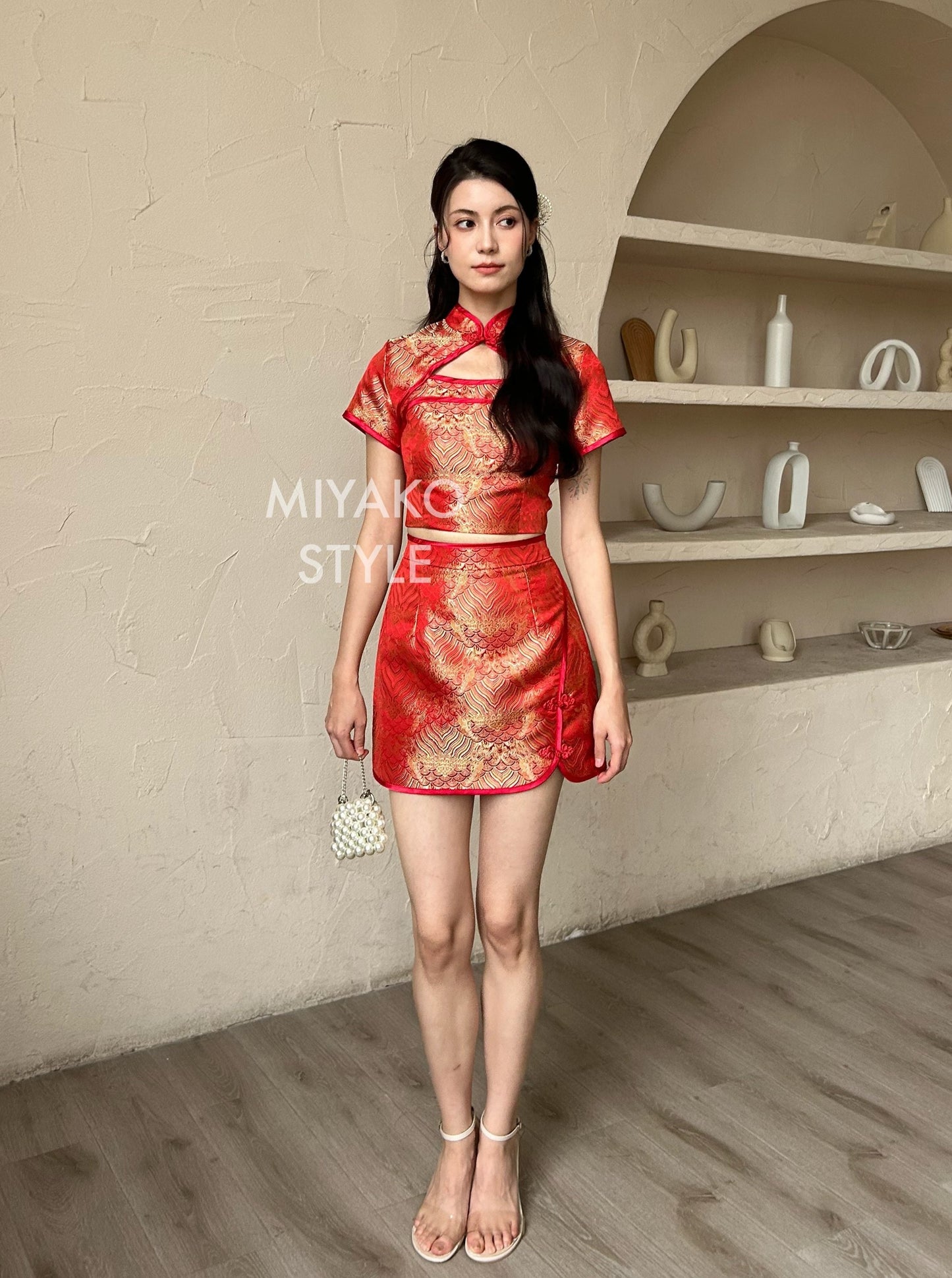 【龍華富貴】 Royal Cheongsam Crop Top in Red 红运当头 (上衣ONLY)