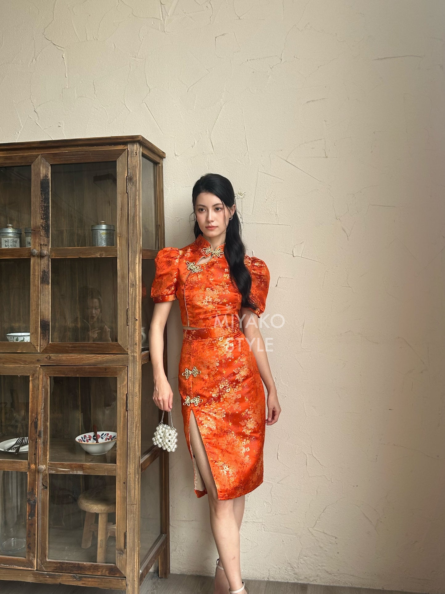 【华丽转身】Li Cheongsam Crop Top in Orange 橘色上衣 ( Top Only)