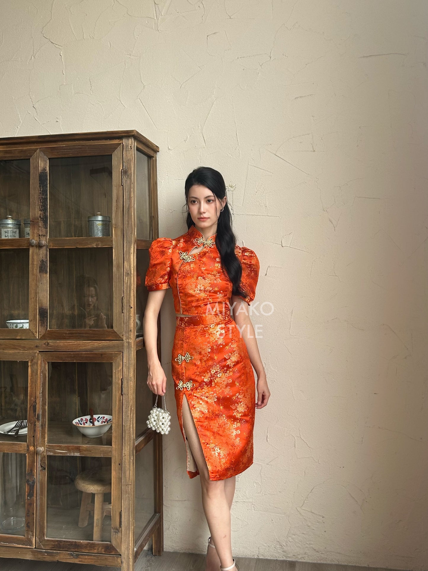 【华丽转身】Li Cheongsam crop top in Orange 橘色上衣 ( Top Only)