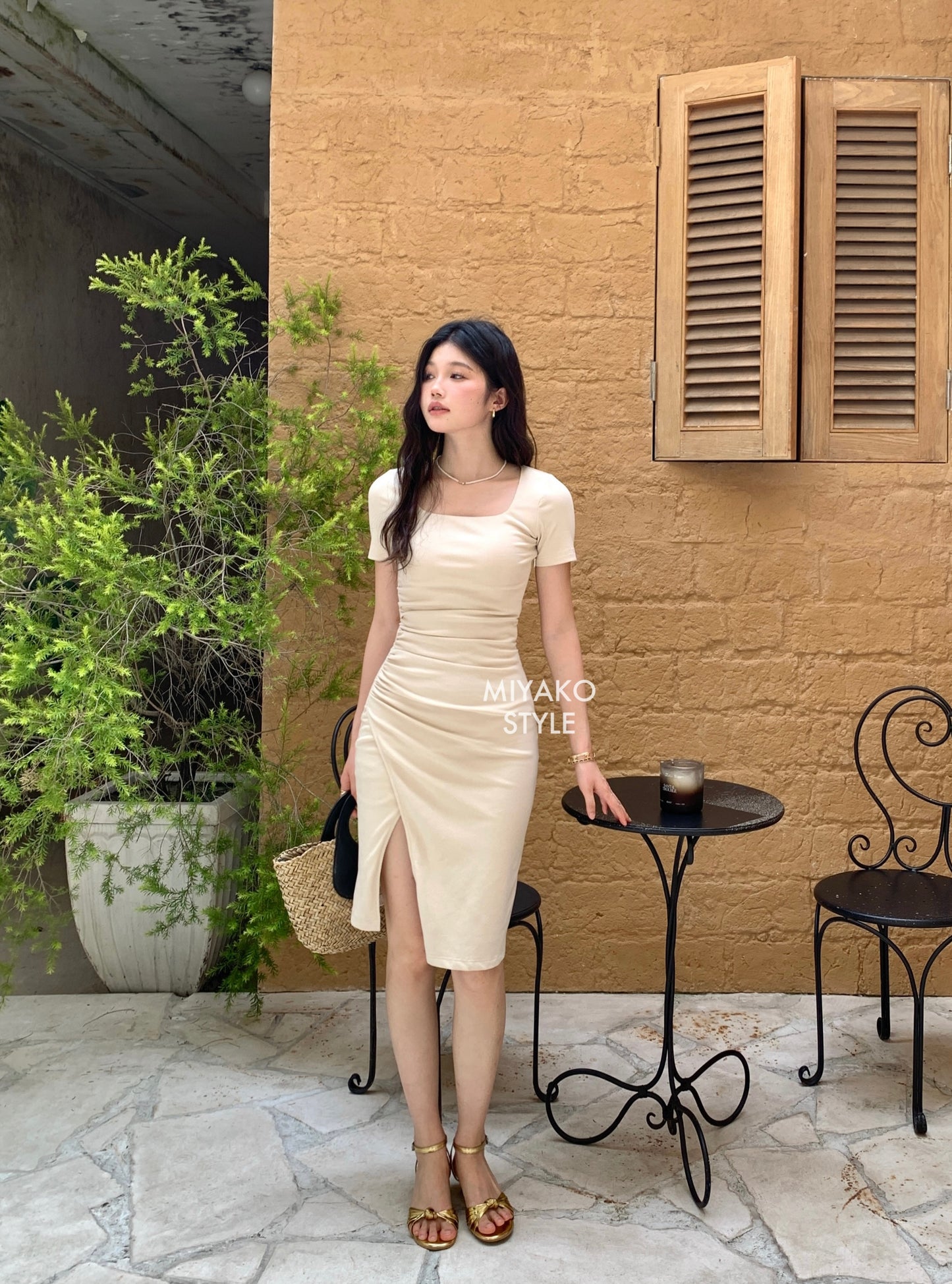 (DEFECT) Valentina Short Sleeve Split Dress