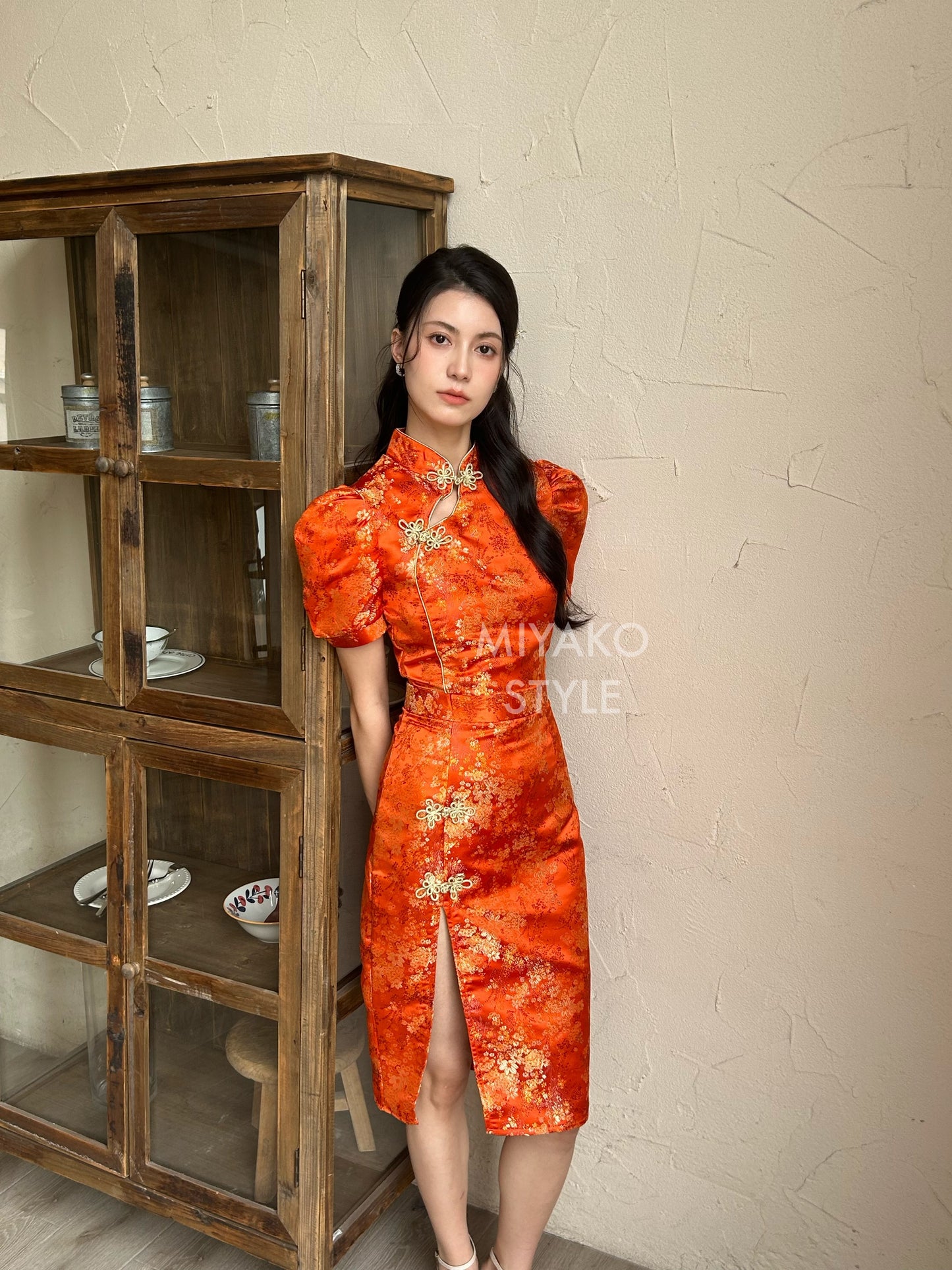 【华丽转身】Li Cheongsam Crop Top in Orange 橘色上衣 ( Top Only)