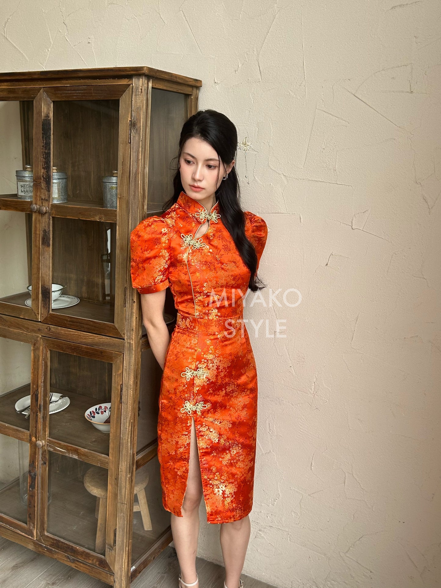 【华丽转身】Li Cheongsam Crop Top in Orange 橘色上衣 ( Top Only)