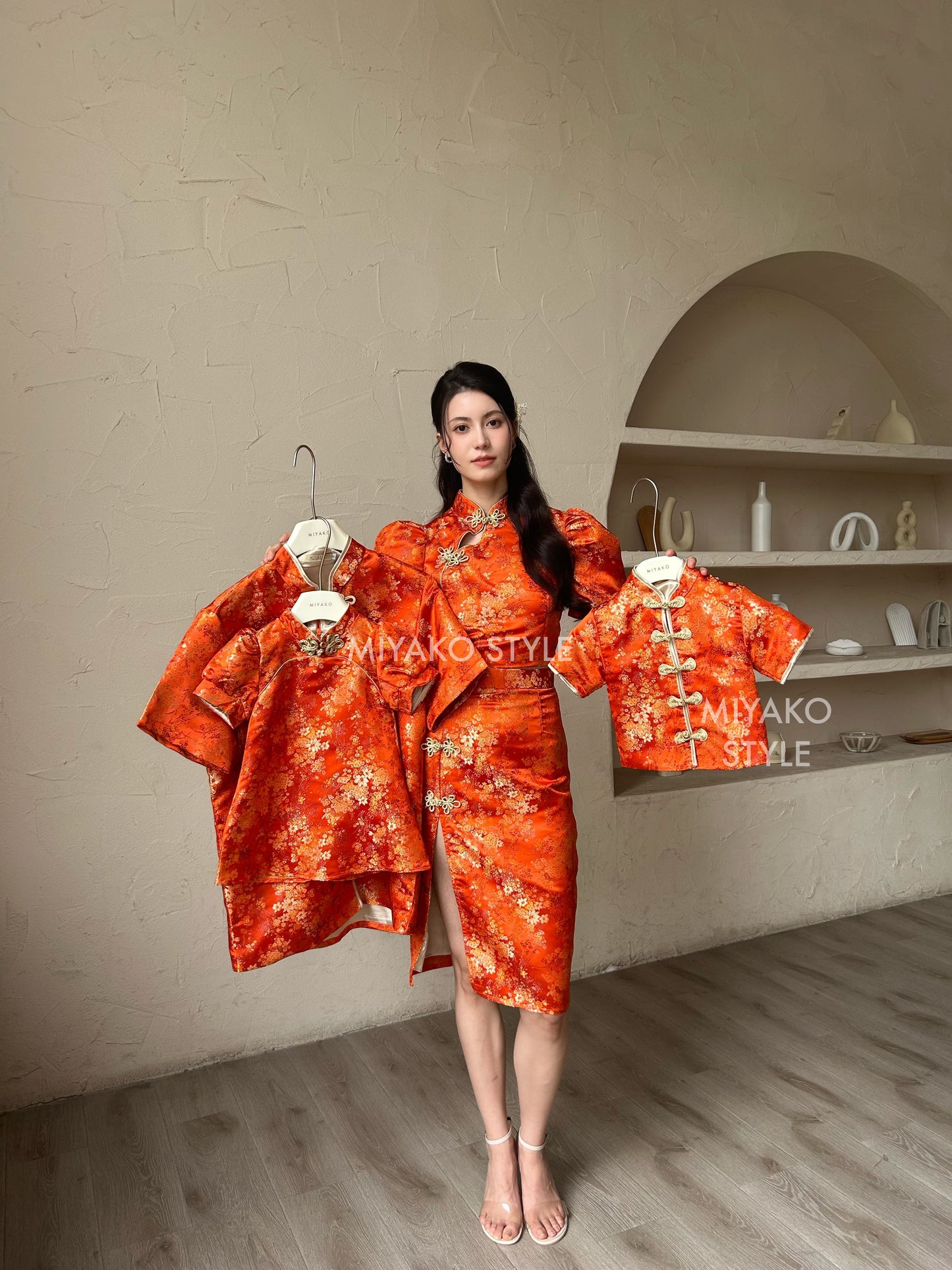 【华丽转身】Li Little Boy Cheongsam suit in Orange 橘色男童款