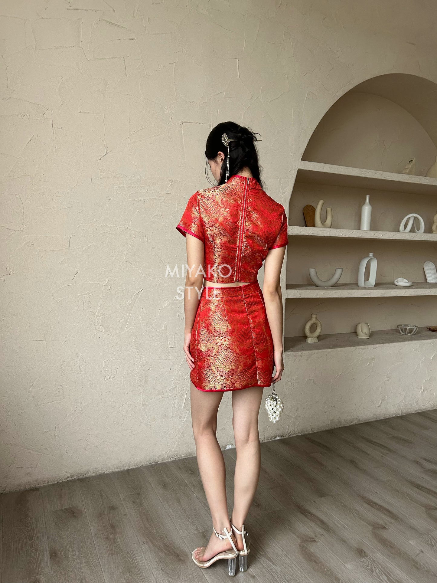 【龍華富貴】 Royal Cheongsam crop top in red 红运当头 (上衣only)