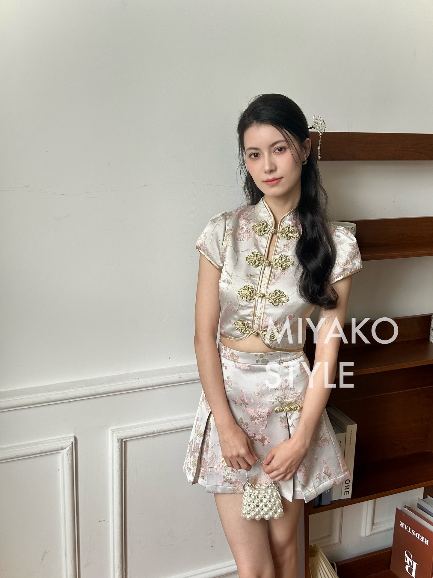 【女团】Roseanne Cheongsam skirt in Silver 银香槟色半身裙 (Skirt Only)