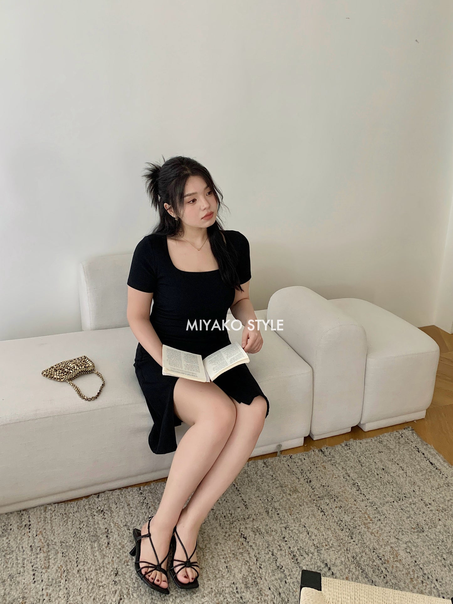 Valentina Short Sleeve Split Dress in Black