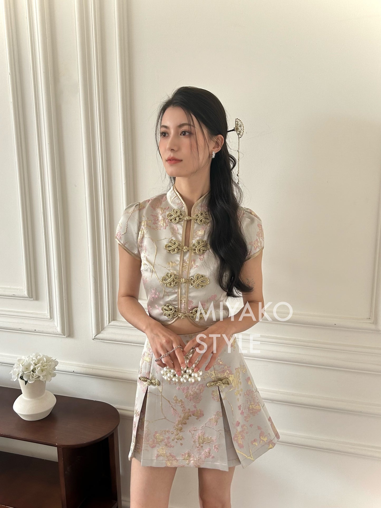 【女团】Roseanne Cheongsam skirt in Silver 银香槟色半身裙 (Skirt Only)