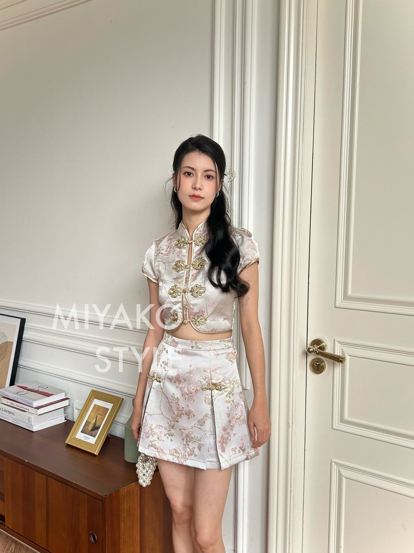 【女团】Roseanne Cheongsam skirt in Silver 银香槟色半身裙 (Skirt Only)