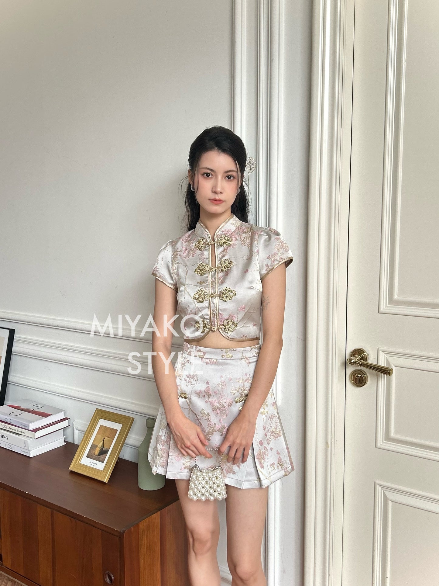 【女团】Roseanne Cheongsam skirt in Silver 银香槟色半身裙 (Skirt Only)