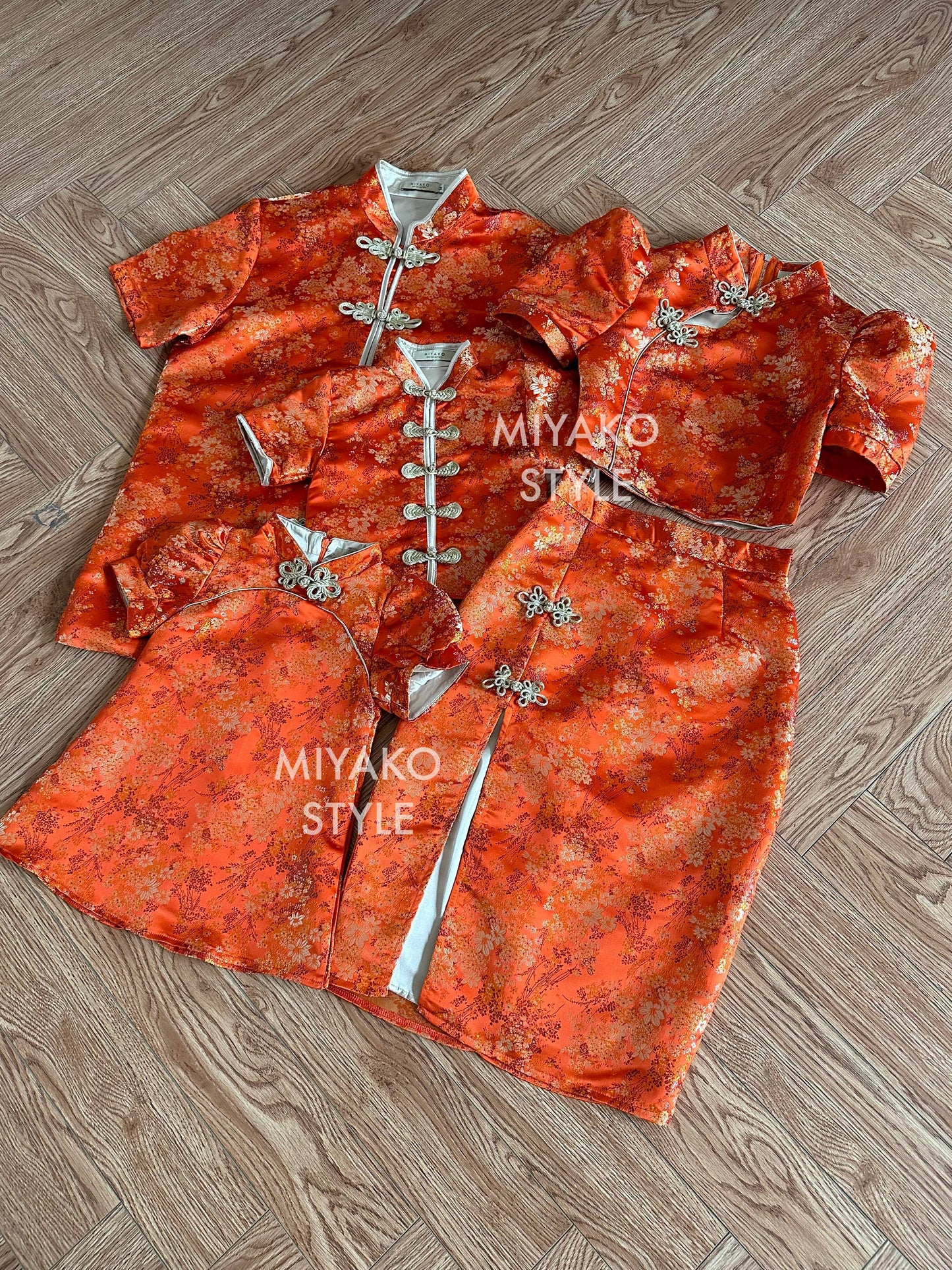 【华丽转身】Li Little Boy Cheongsam suit in Orange 橘色男童款