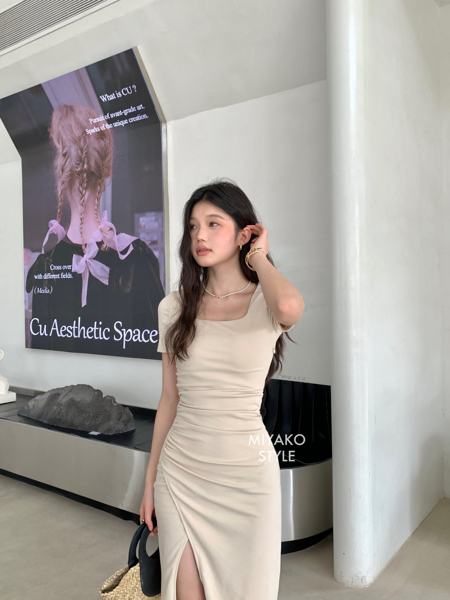 (DEFECT) Valentina Short Sleeve Split Dress