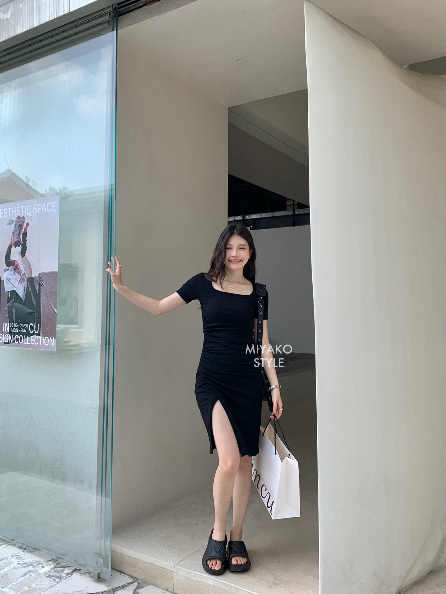 Valentina Short Sleeve Split Dress in Black