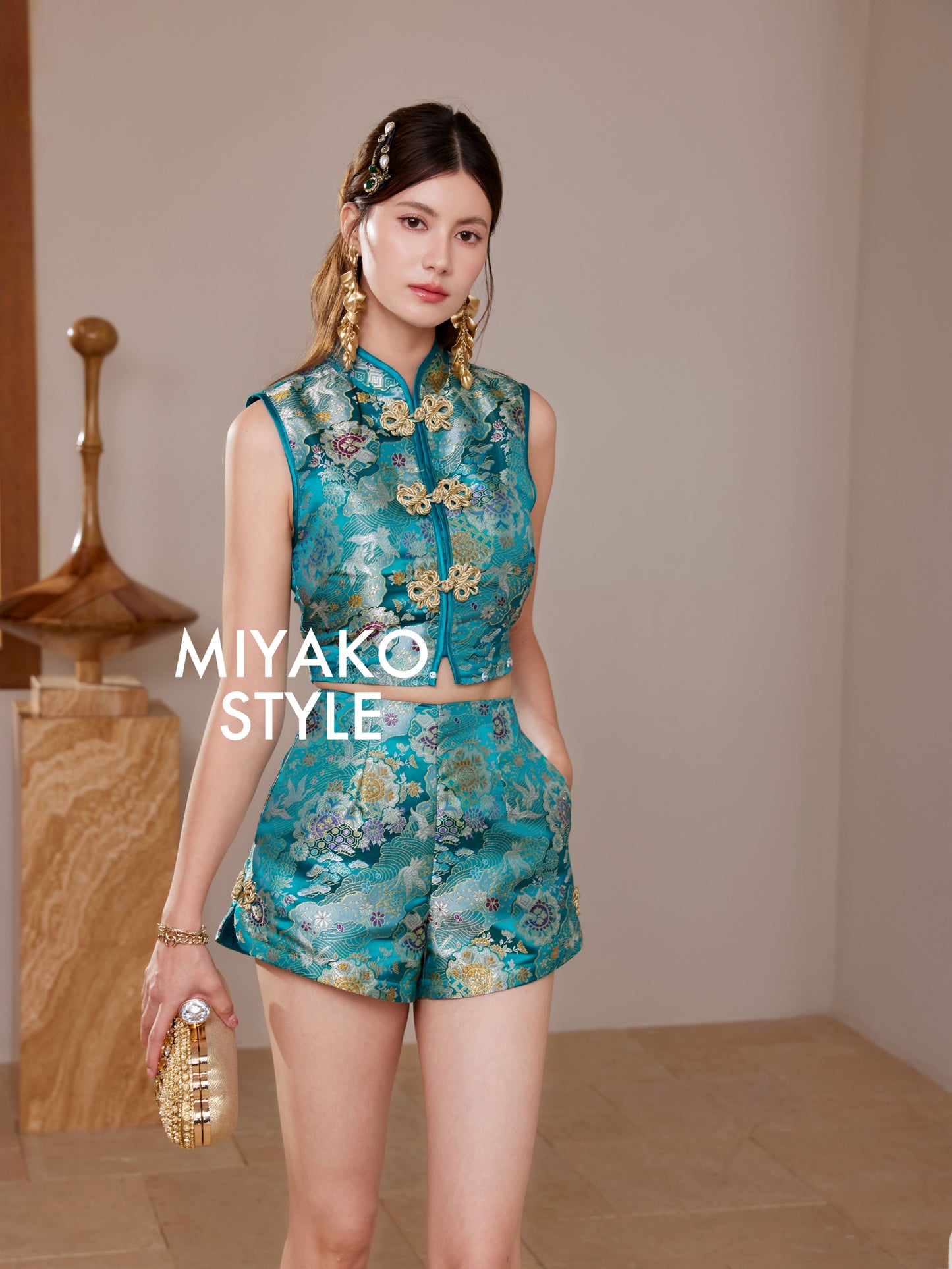 【名门望族】Noble Premium Detachable Fur Sleeveless Top in Peacock Blue 孔雀蓝女装上衣