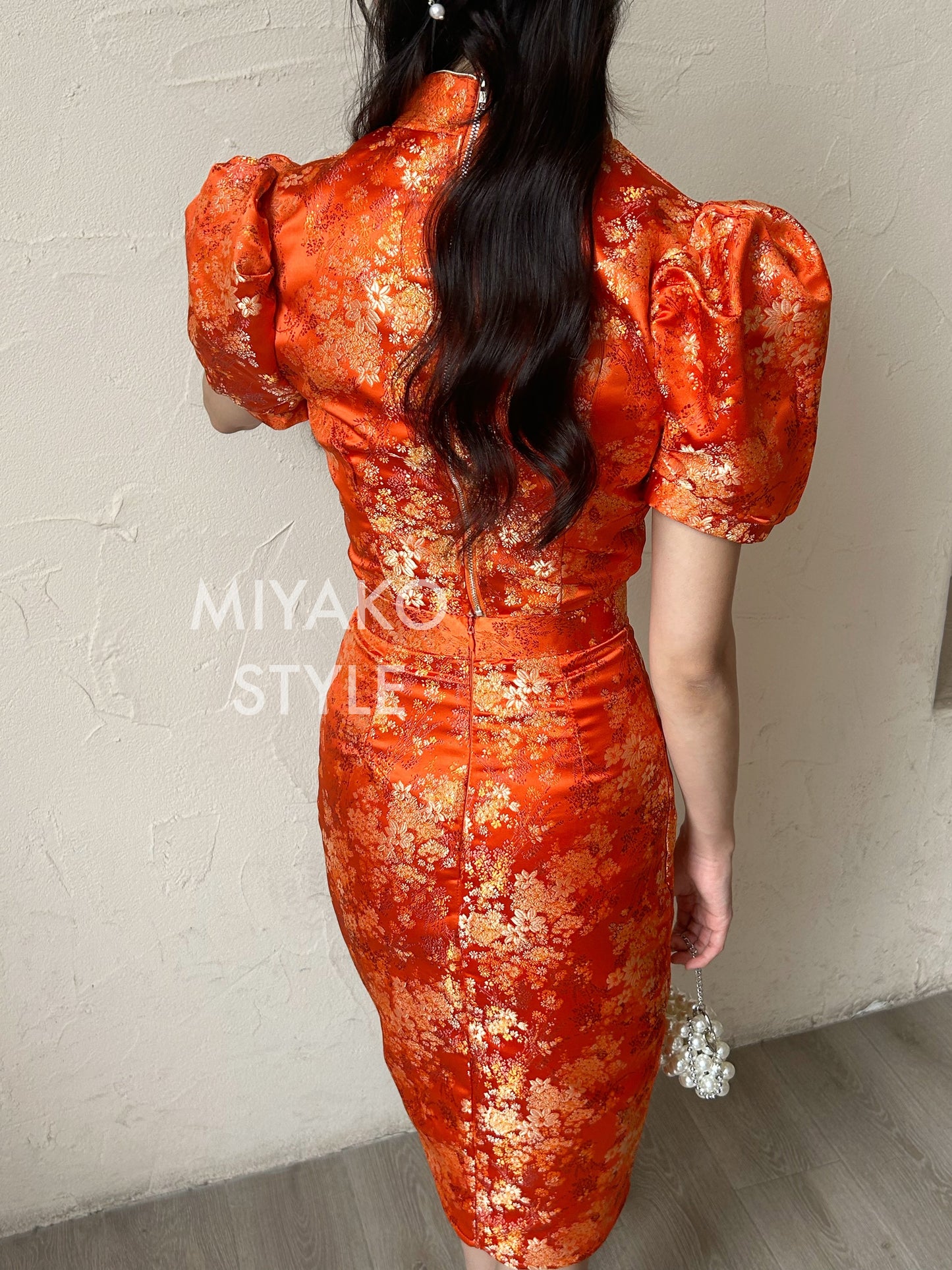【华丽转身】Li Cheongsam Crop Top in Orange 橘色上衣 ( Top Only)