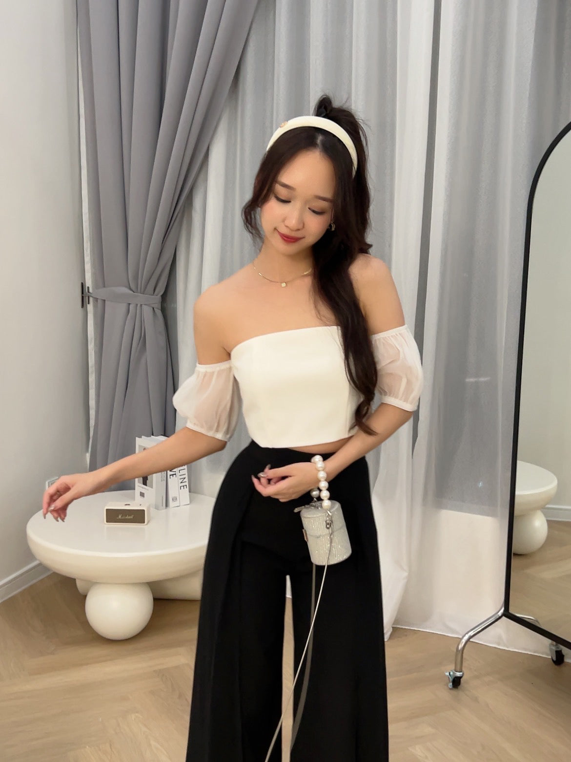 agnes off shoulder crop top in white
