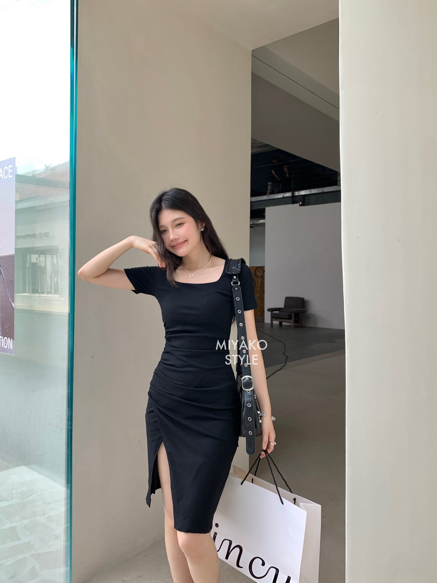 Valentina Short Sleeve Split Dress in Black