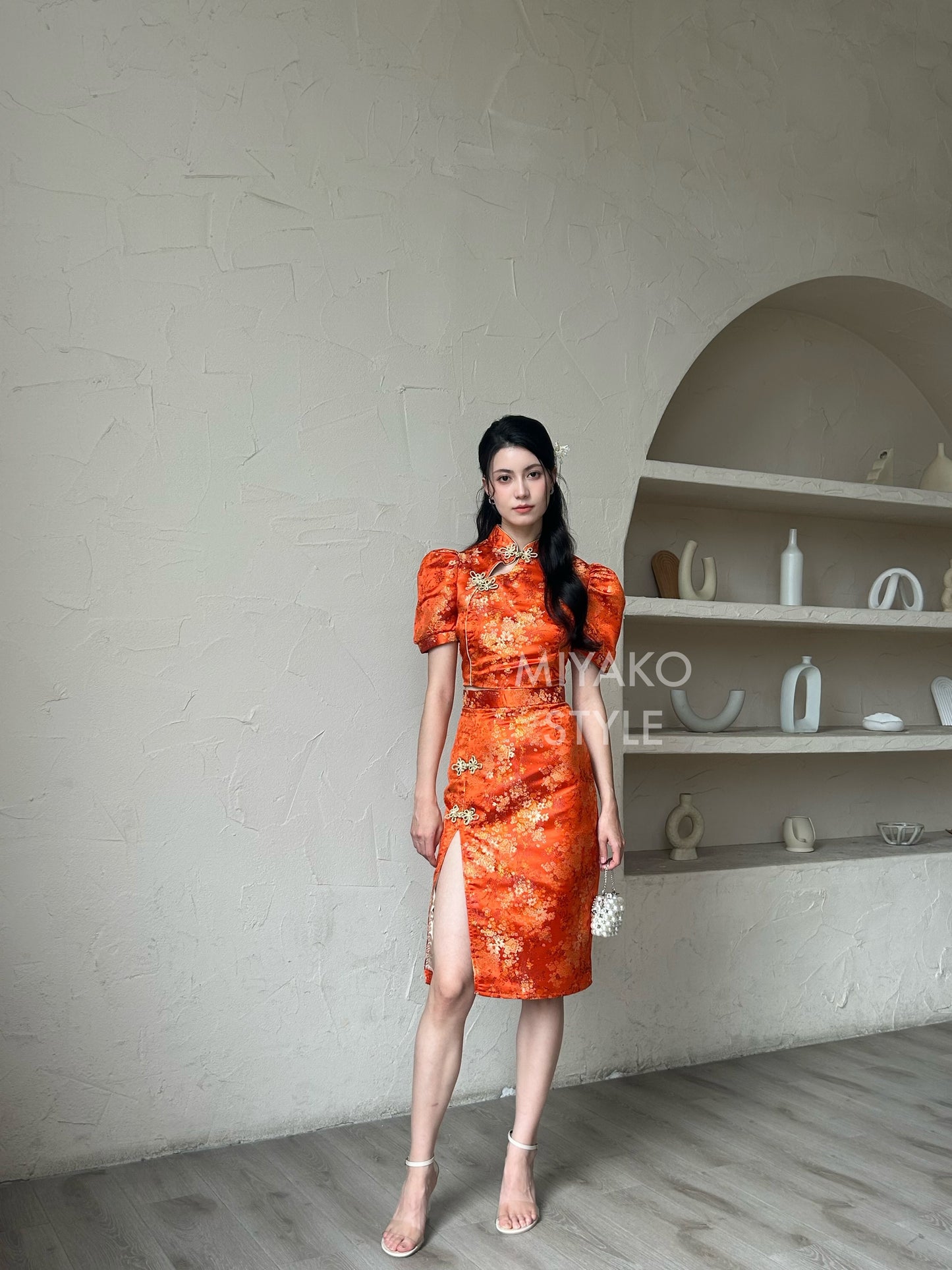 【华丽转身】Li Cheongsam Crop Top in Orange 橘色上衣 ( Top Only)