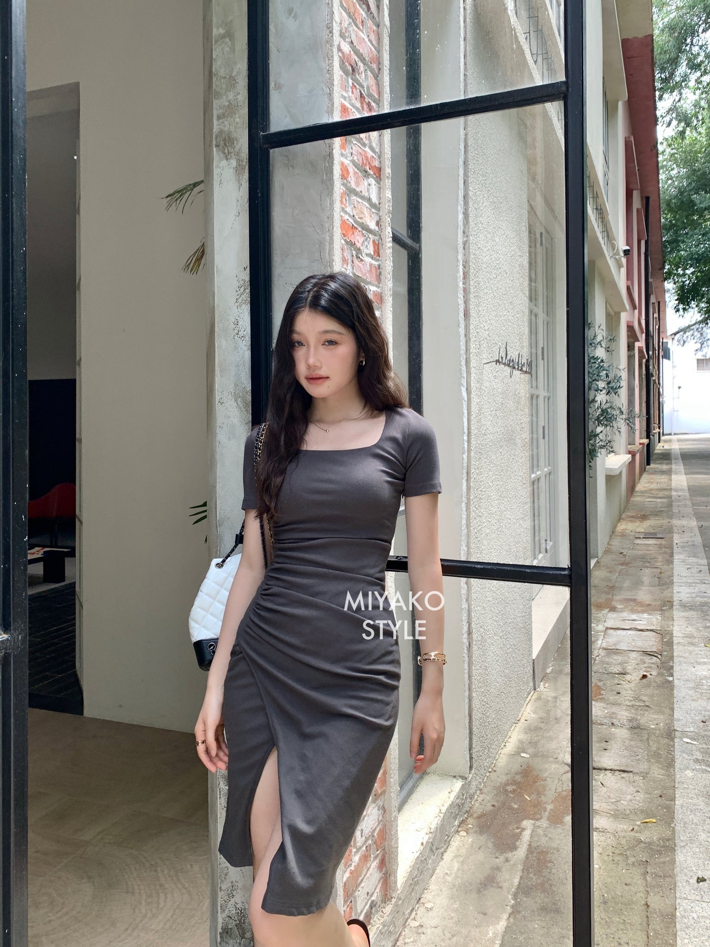 Valentina Short Sleeve Split Dress in Grey
