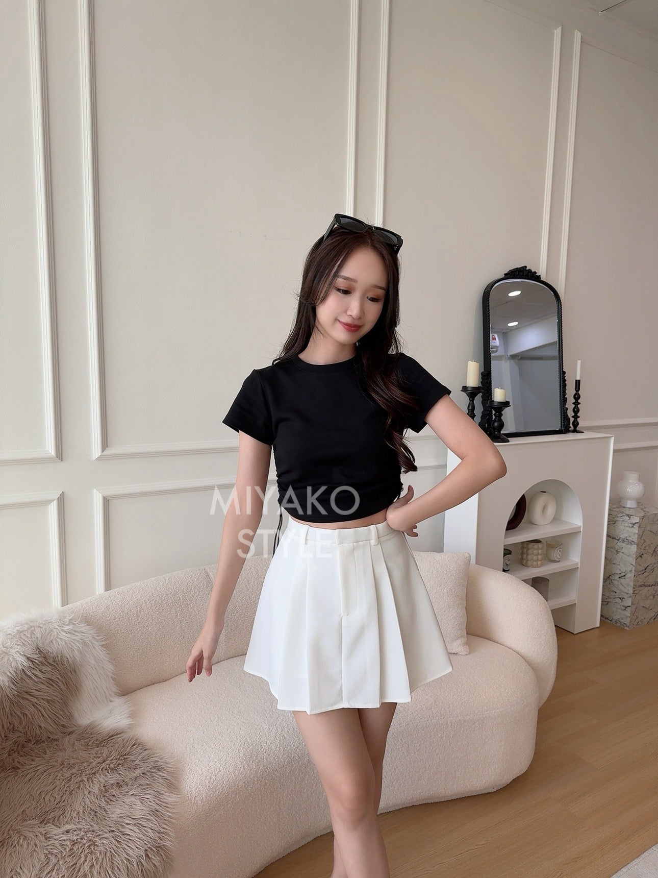 Renee Short Sleeve Crop Top in Black