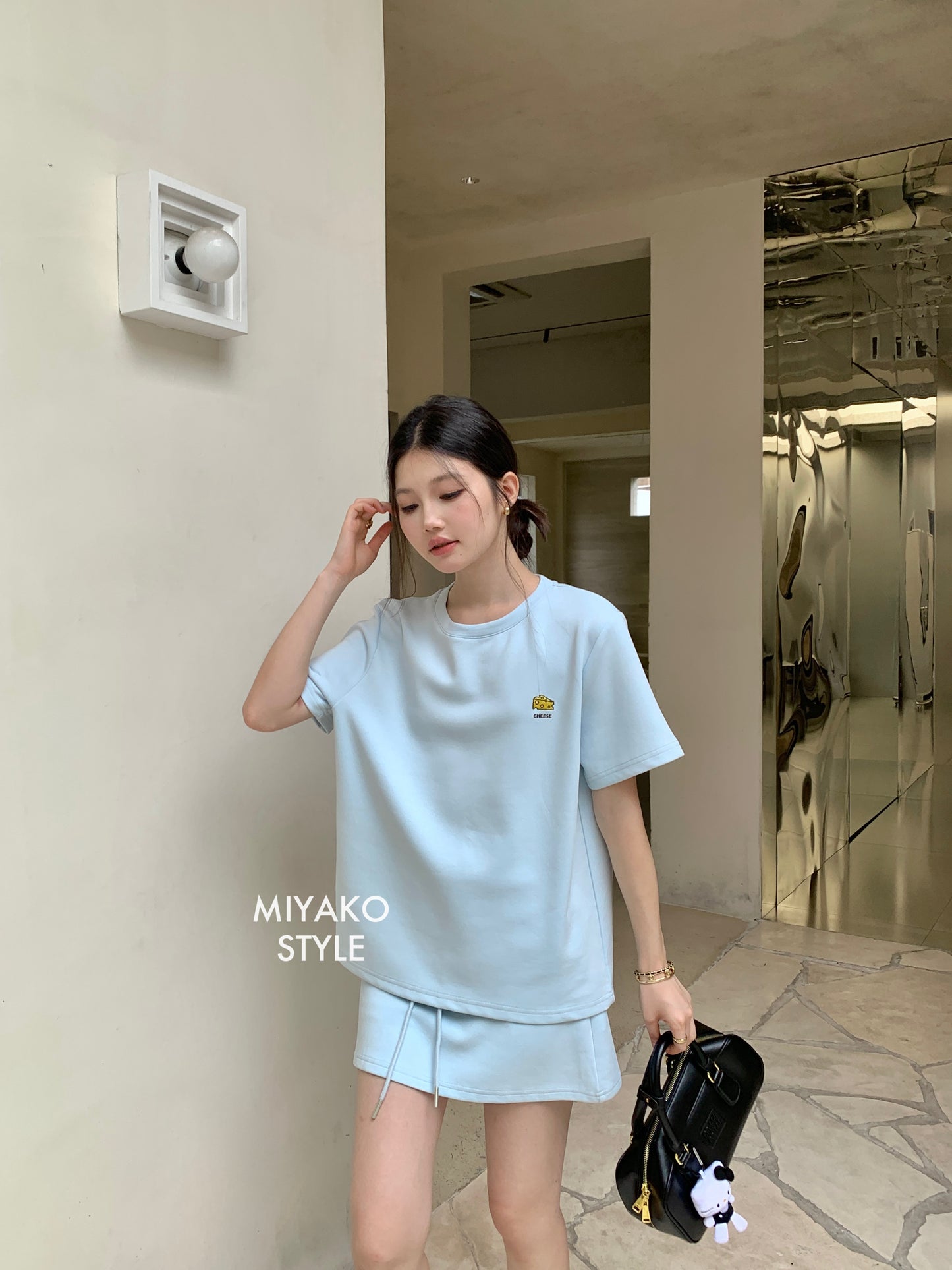Cheese T shirt in blue 蓝色T恤