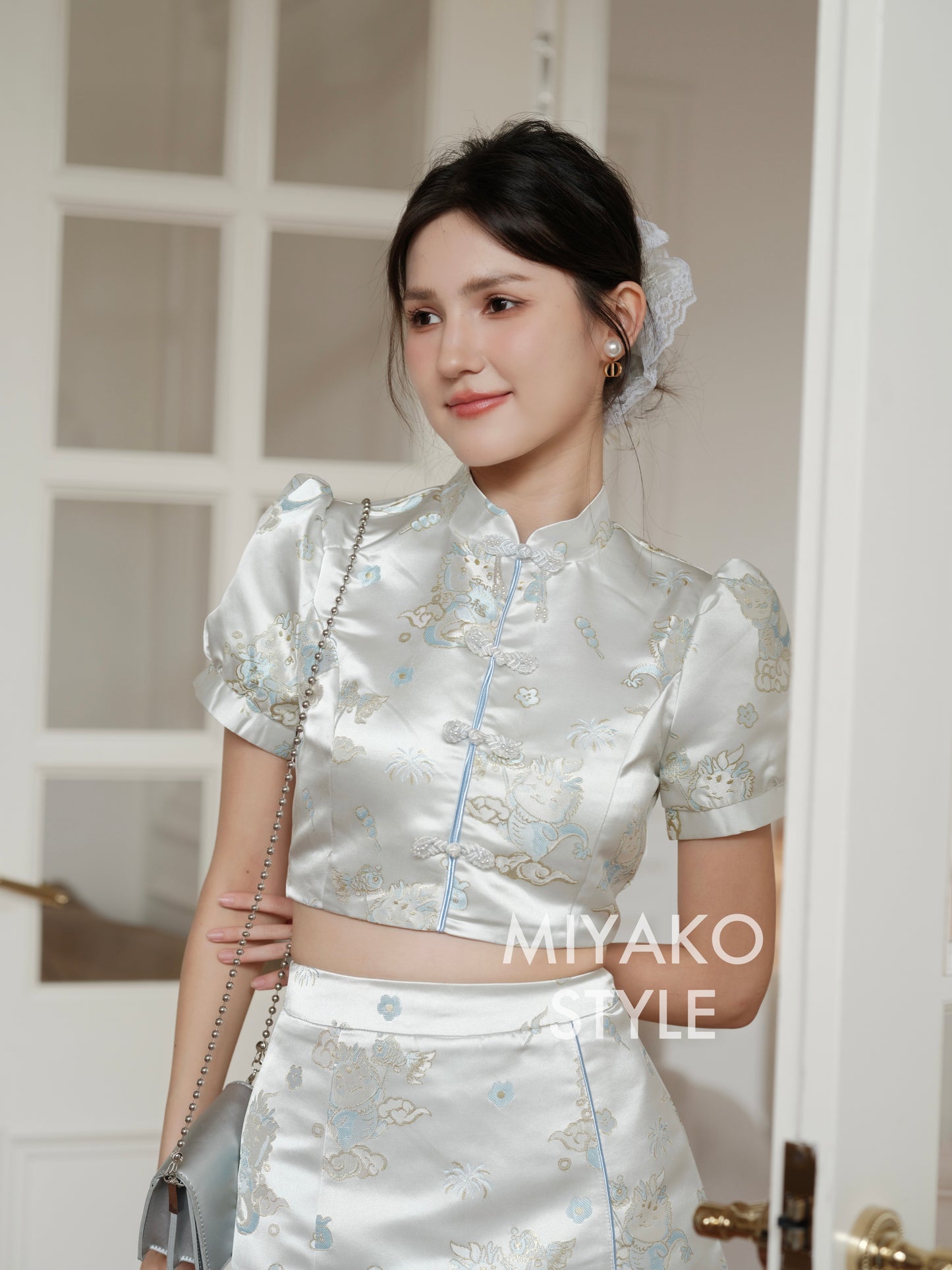 【喜乐龙龙】Joyful Dragon Cheongsam Short Blouse in Blue 蓝色(直扣上衣only)