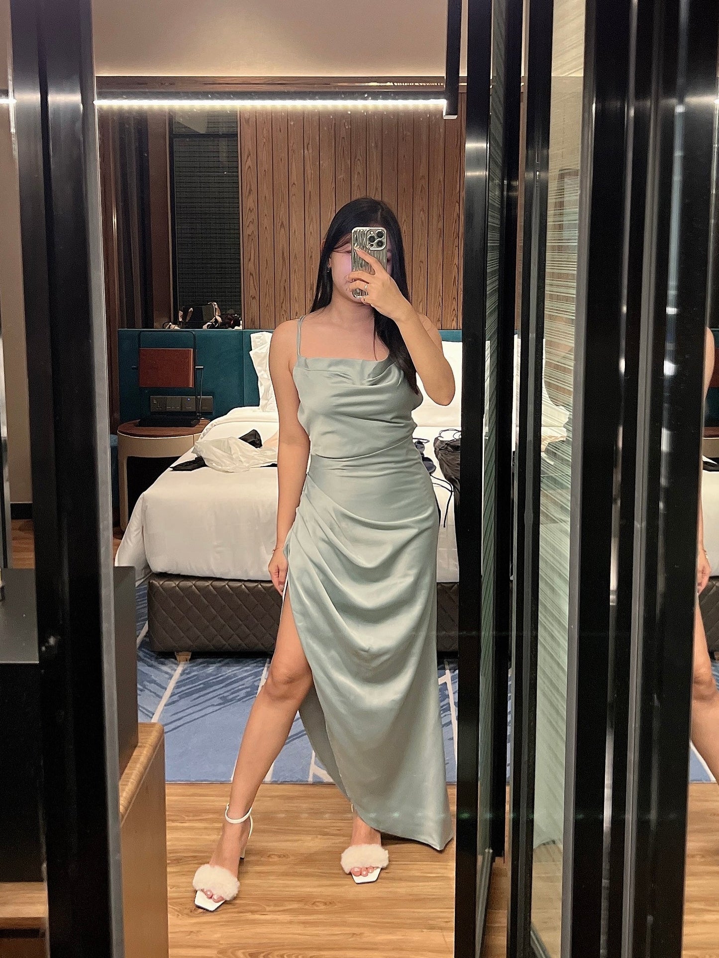 (DEFECT) Scarlett Sexy Split Satin Long Dress