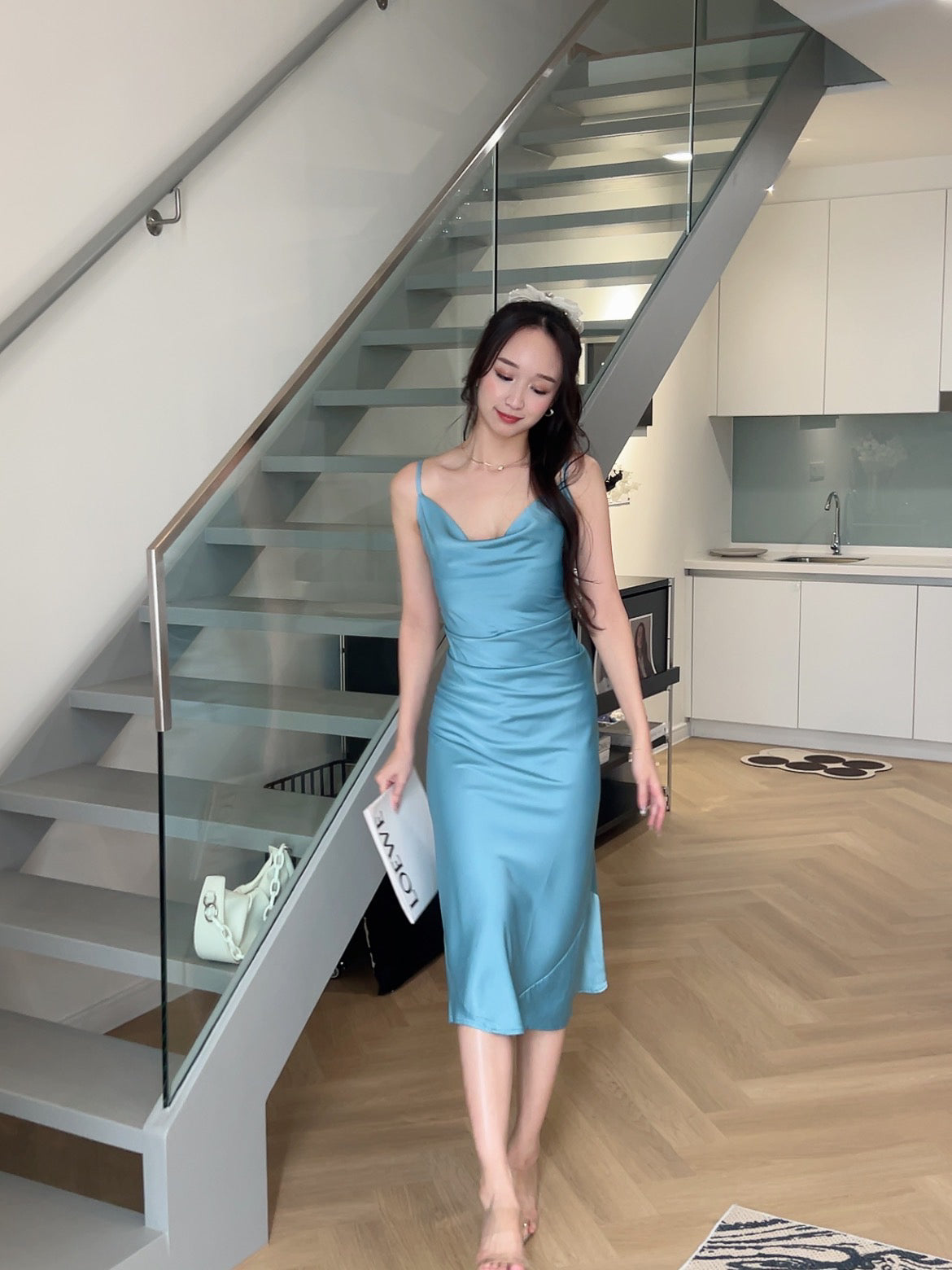 Jeanne satin dress in blue