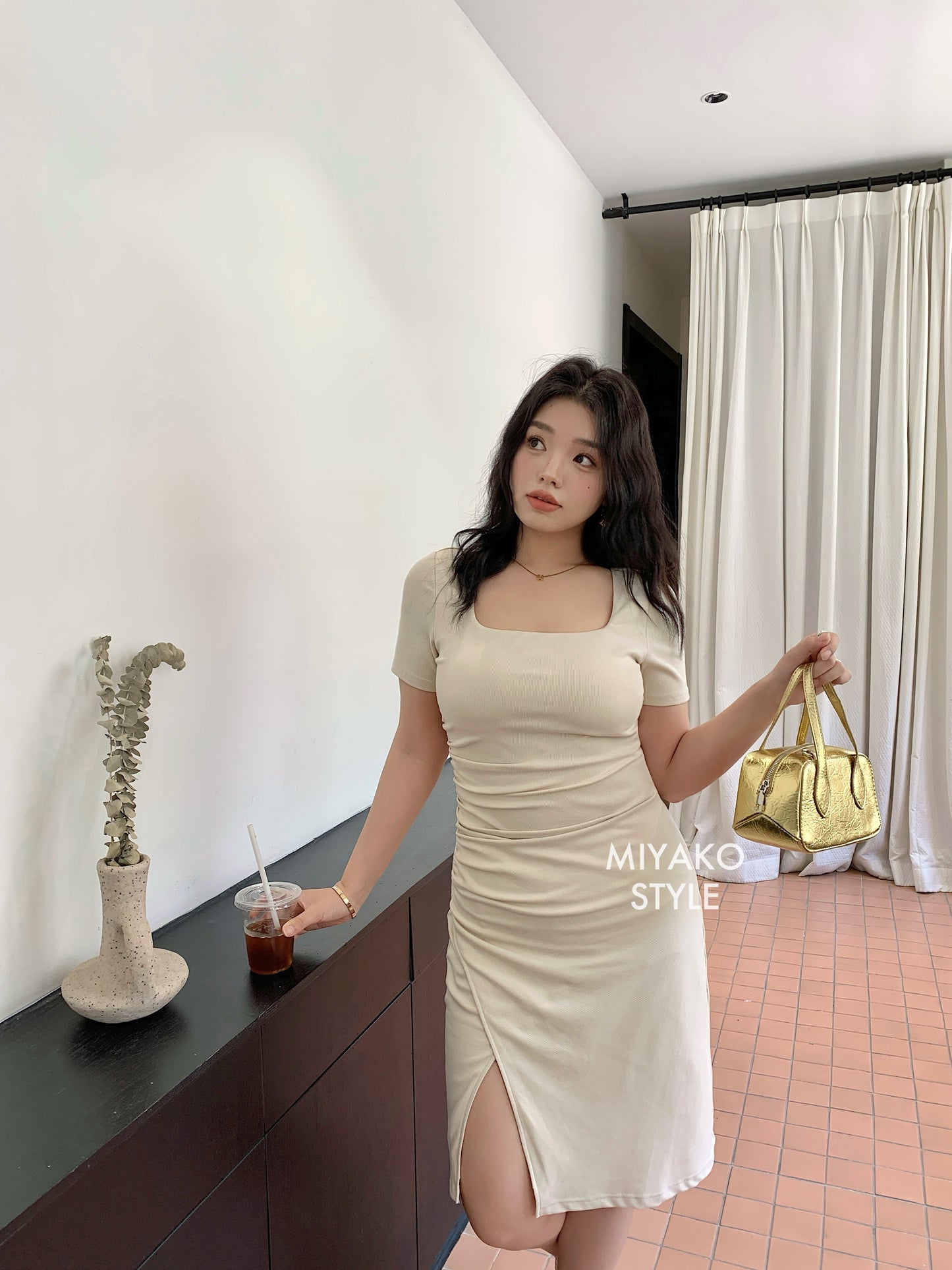 (DEFECT) Valentina Short Sleeve Split Dress