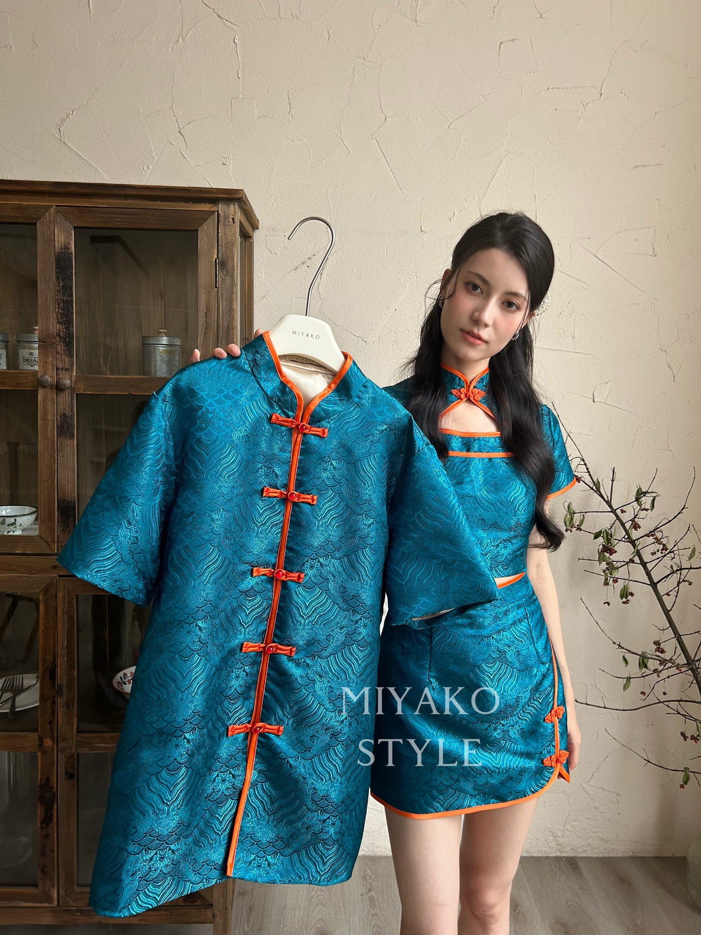 【龍華富貴】 Royal Cheongsam mini skirt in Peacock blue 孔雀蓝 (裙子only)