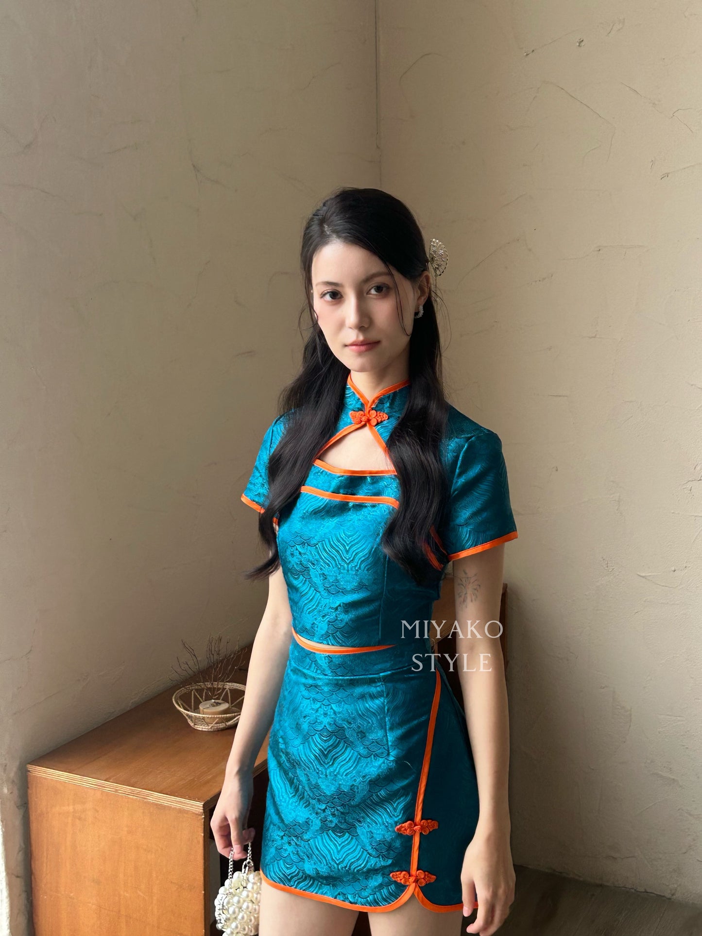 【龍華富貴】 Royal Cheongsam mini skirt in Peacock blue 孔雀蓝 (裙子only)