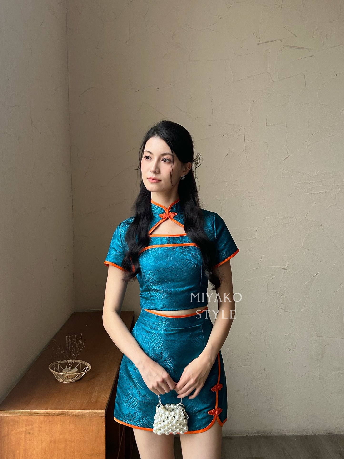 【龍華富貴】 Royal Cheongsam mini skirt in Peacock blue 孔雀蓝 (裙子only)