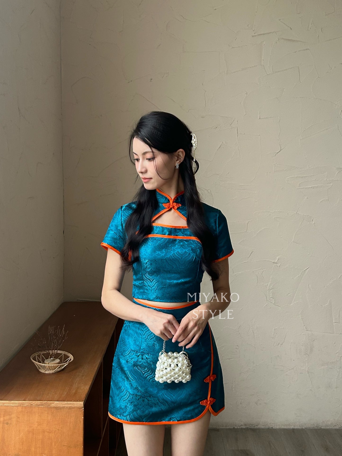 【龍華富貴】 Royal Cheongsam mini skirt in Peacock blue 孔雀蓝 (裙子only)