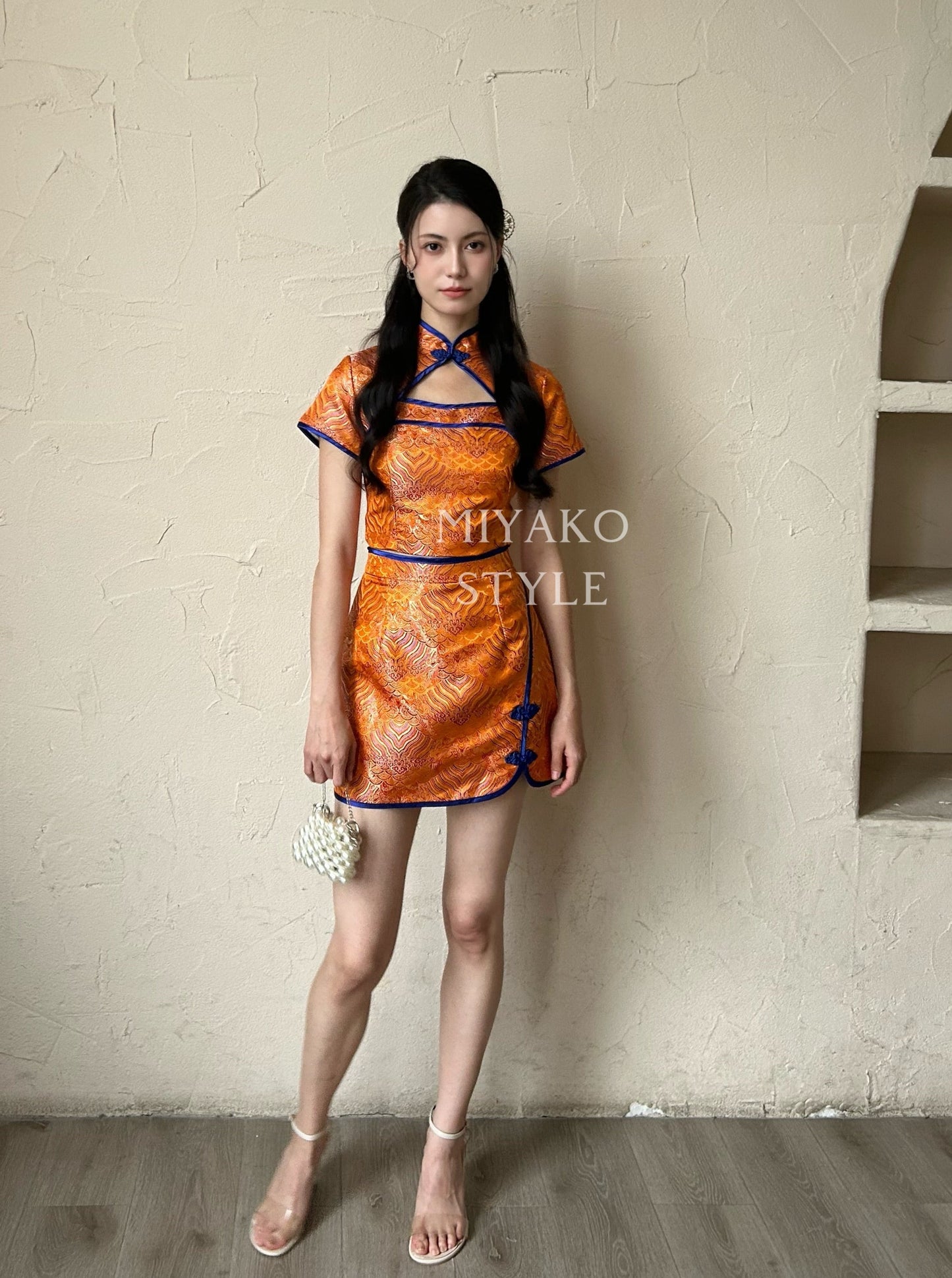 【龍華富貴】 Royal Cheongsam Crop Top in Orange 橙风破浪 (上衣 ONLY)