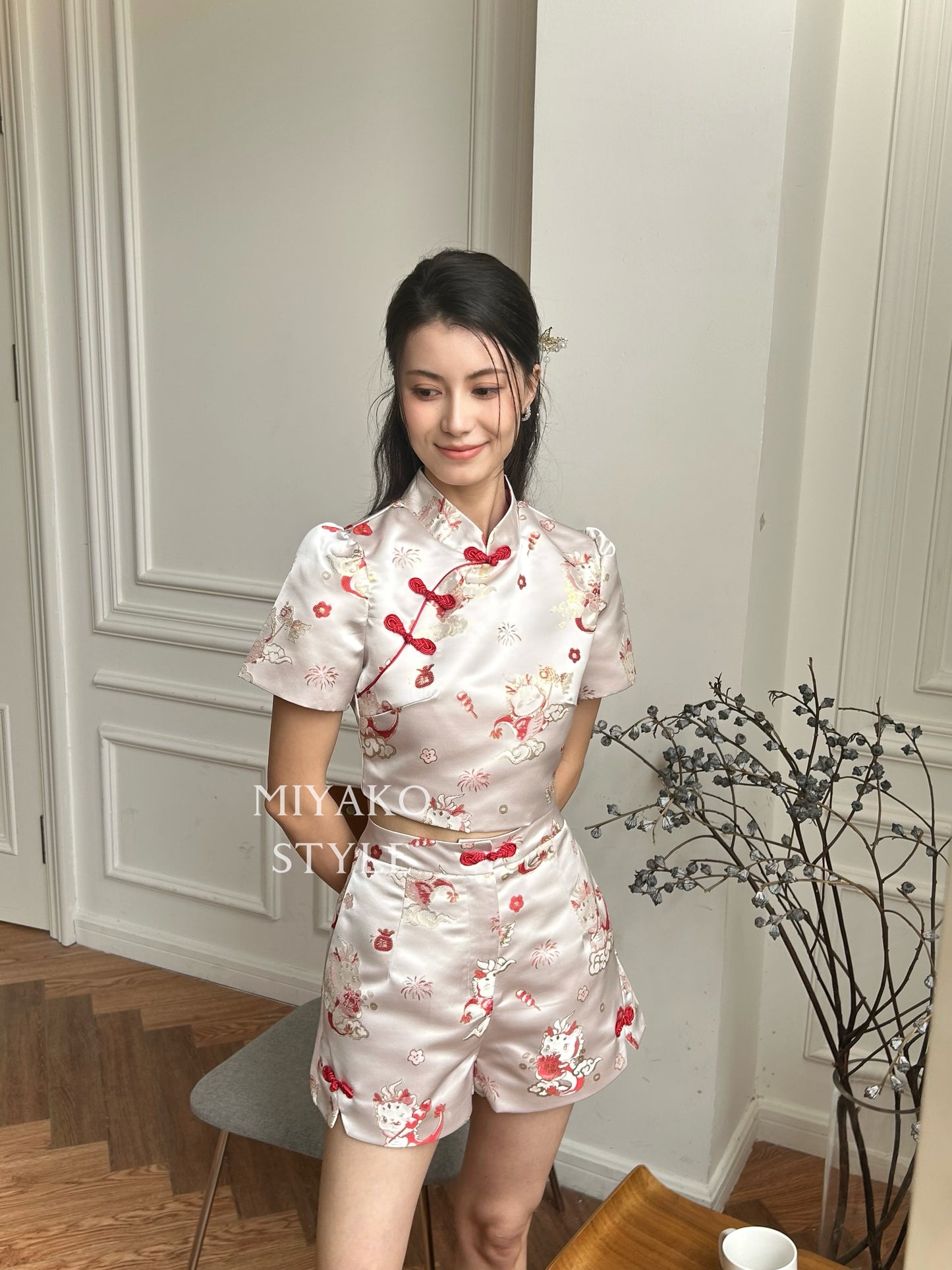 【喜乐龙龙】Joyful Dragon Cheongsam Classic Top in Red 红色（斜扣上衣only）