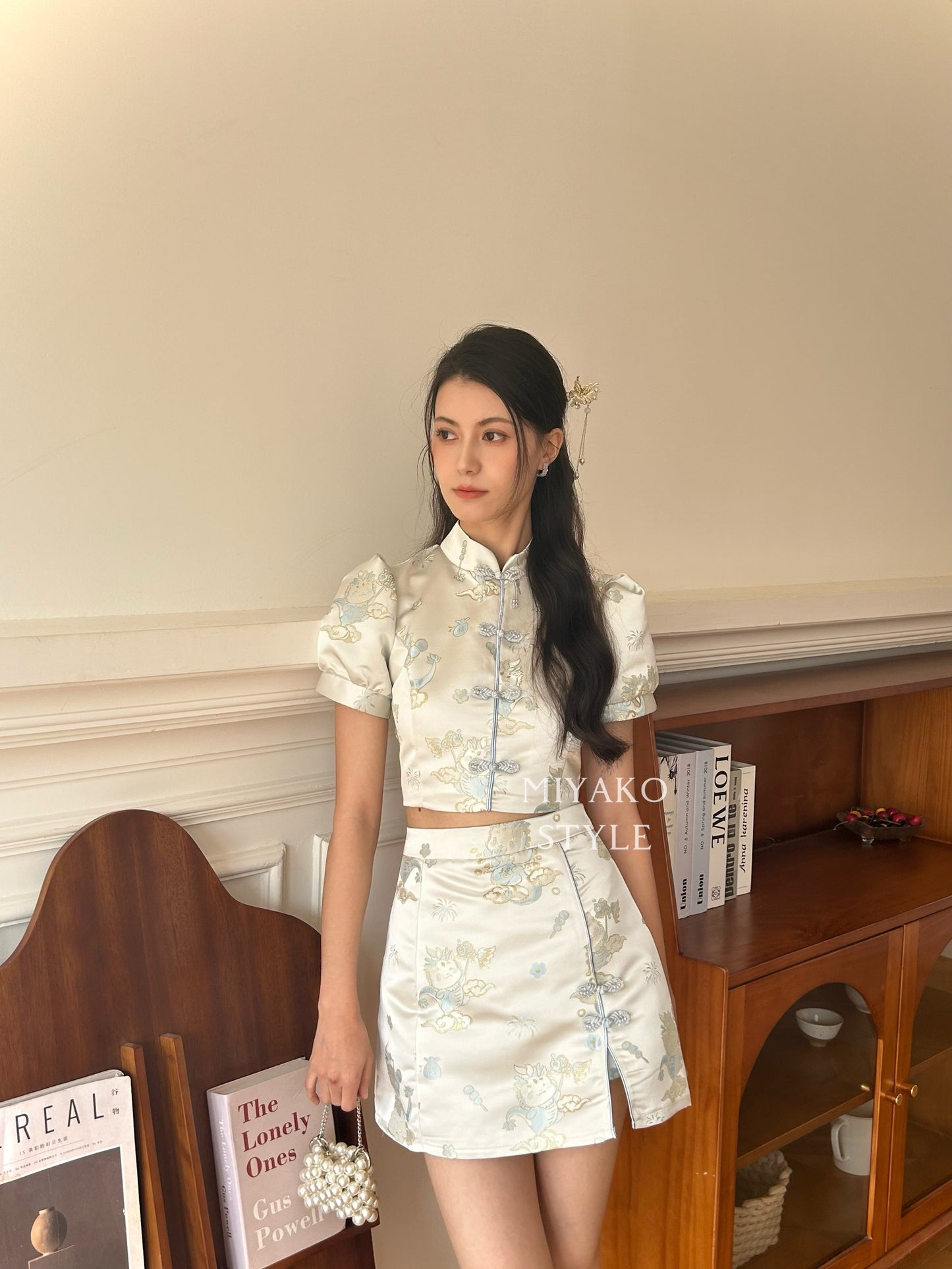 【喜乐龙龙】Joyful Dragon Cheongsam Short Blouse in Blue 蓝色(直扣上衣only)