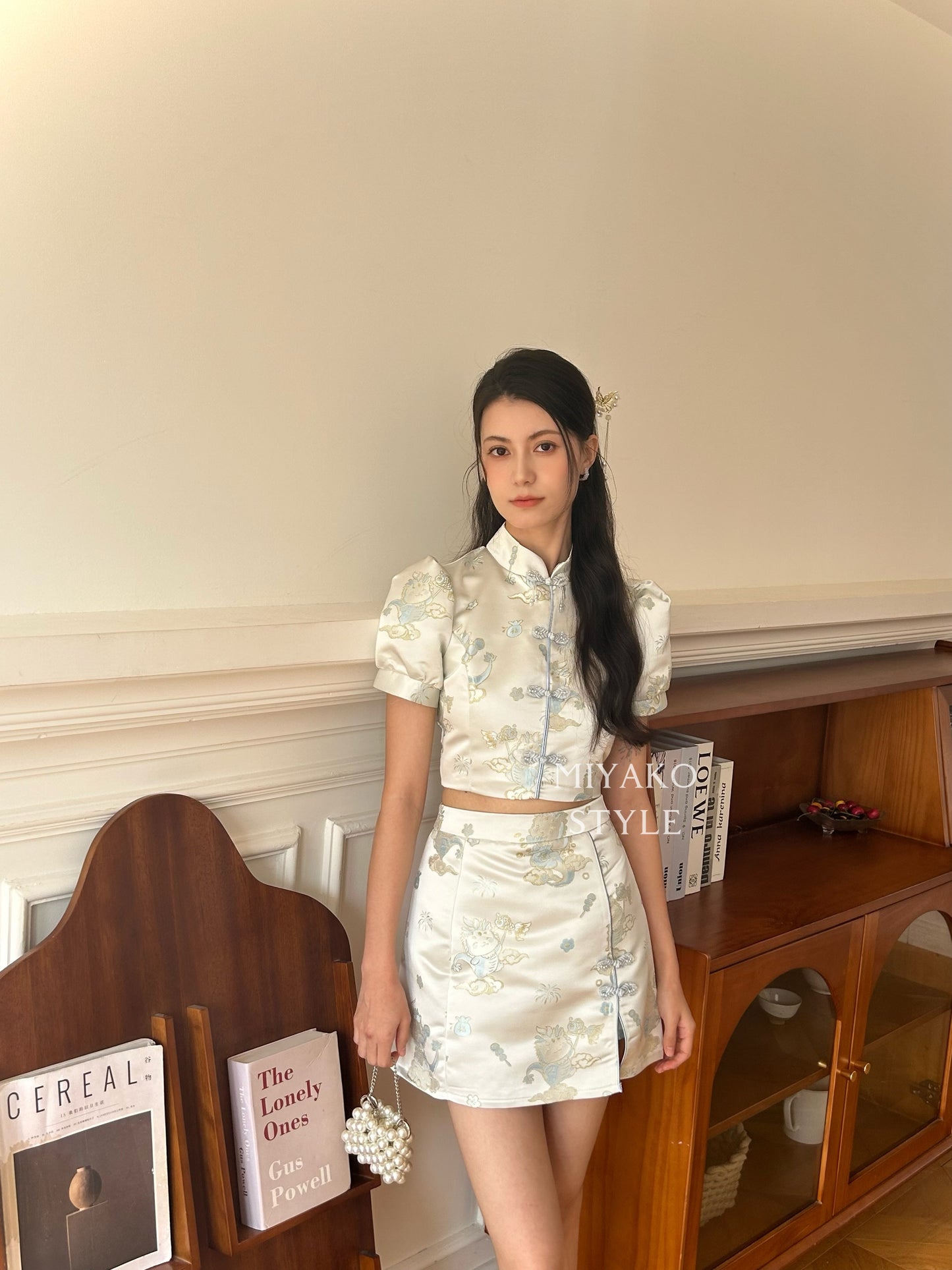 【喜乐龙龙】Joyful Dragon Cheongsam Short Blouse in Blue 蓝色(直扣上衣only)