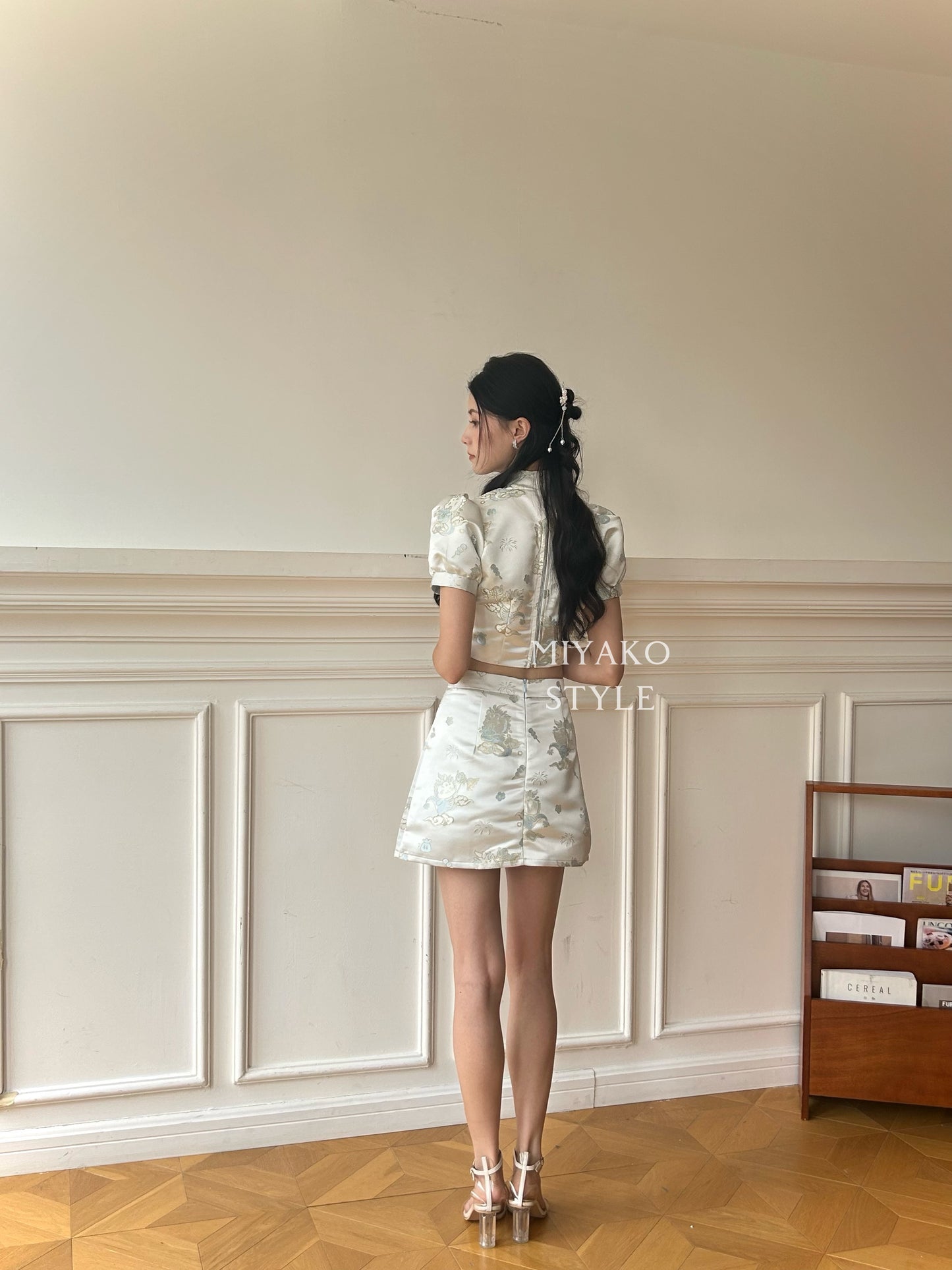 【喜乐龙龙】Joyful Dragon Cheongsam Short Blouse in Blue 蓝色(直扣上衣only)