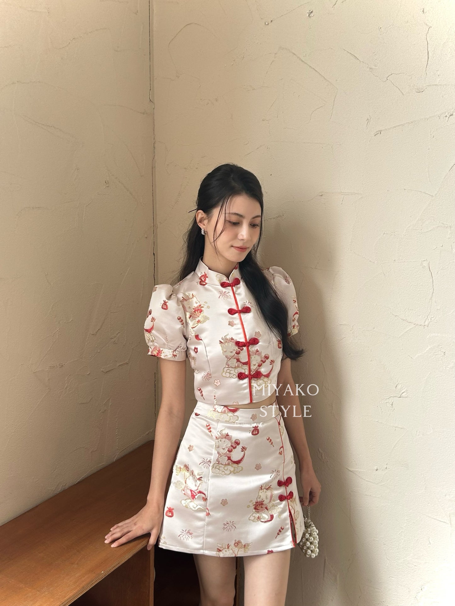 【喜乐龙龙】Joyful Dragon Cheongsam Short Blouse in Blue 蓝色（直扣上衣only）