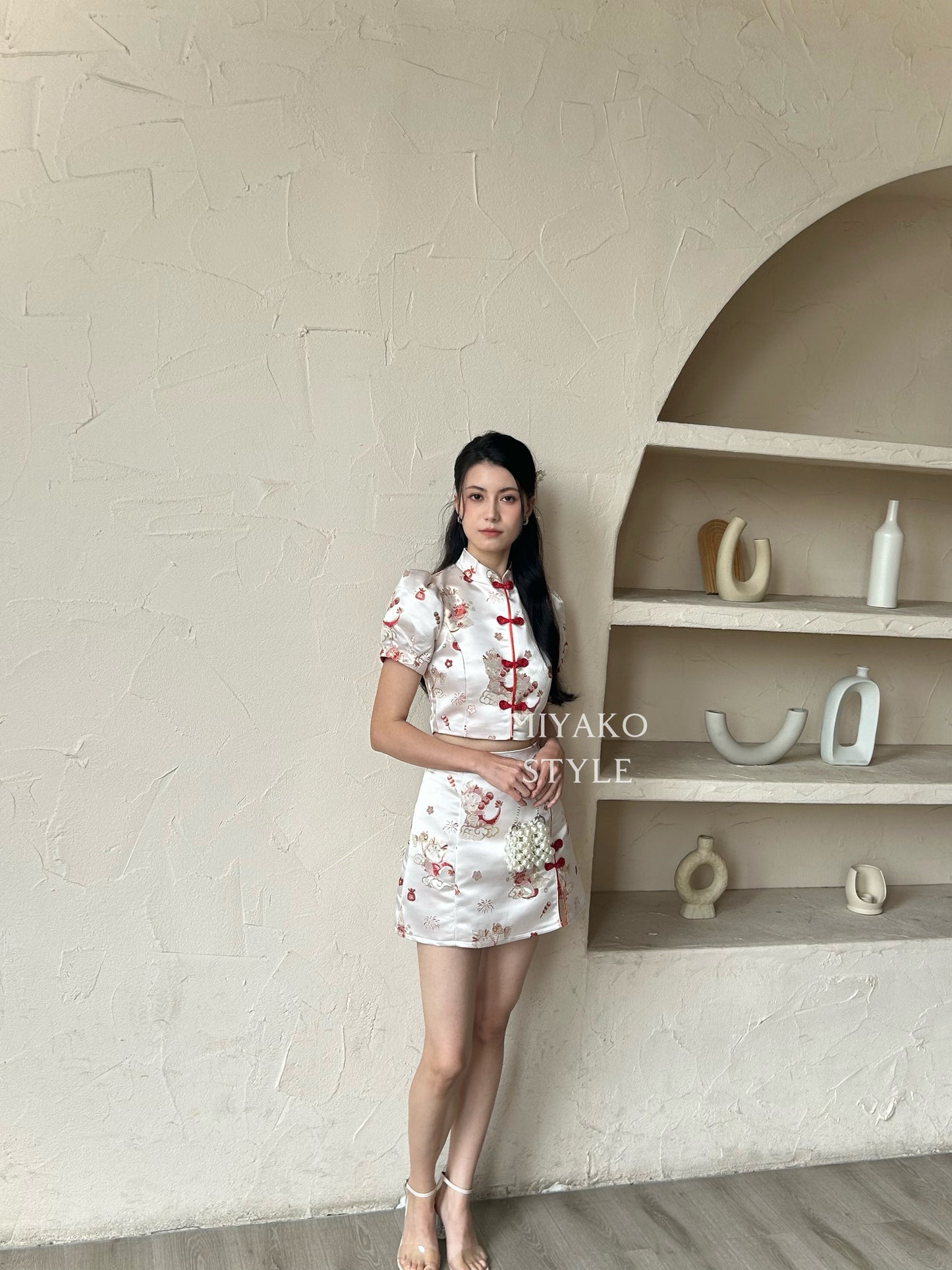 【喜乐龙龙】Joyful Dragon Cheongsam Short Blouse in Red 红色（直扣上衣only）