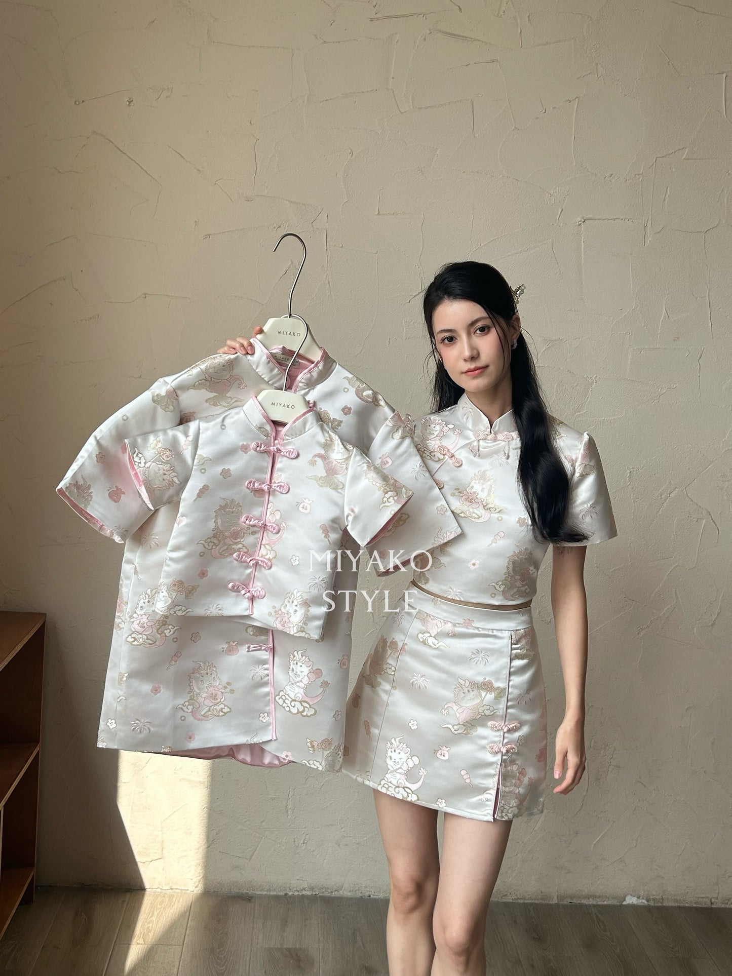 【喜乐龙龙】Joyful Dragon Cheongsam Classic Top in Pink 粉色（斜扣上衣only）