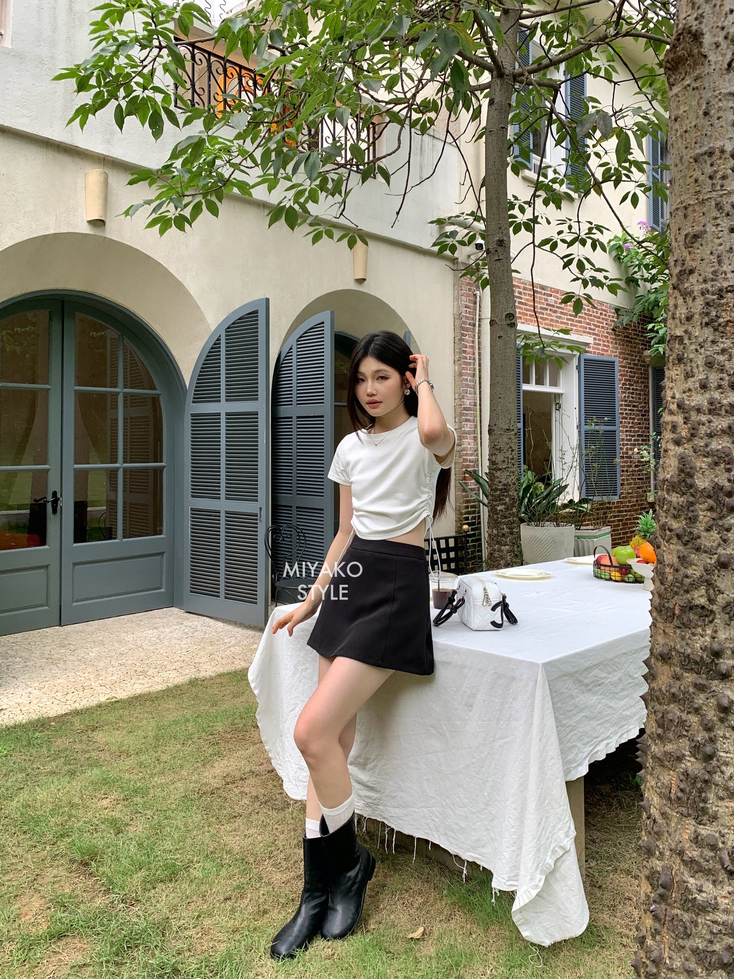 (DEFECT) Renee Short Sleeve Crop Top in White