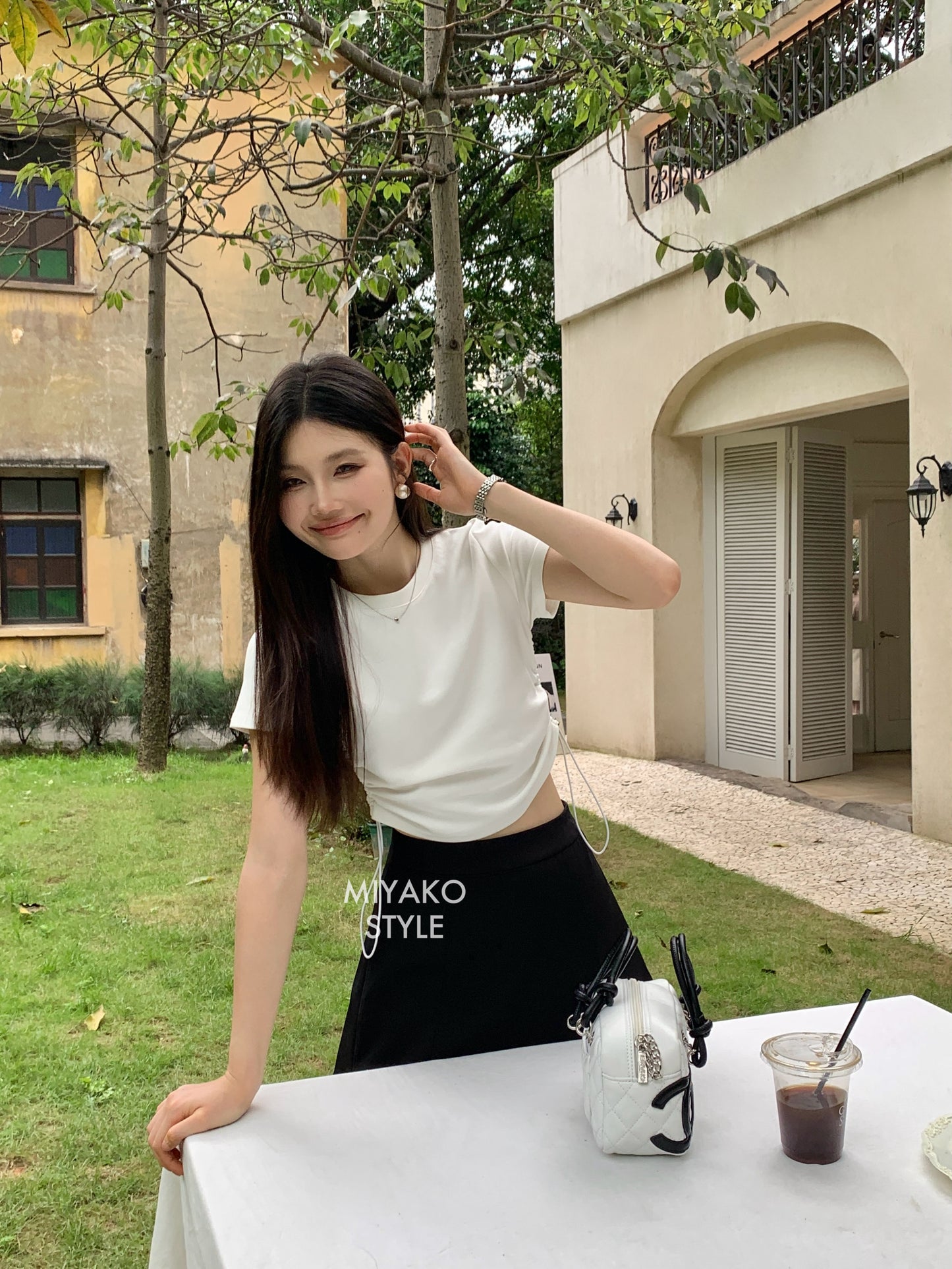 (DEFECT) Renee Short Sleeve Crop Top in White